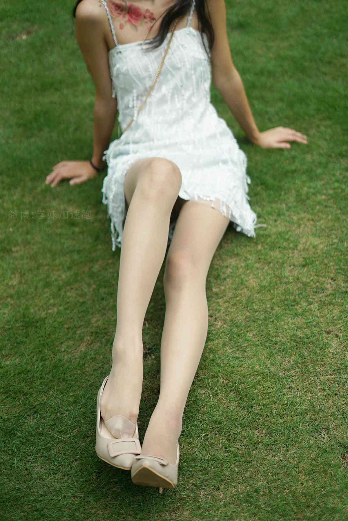 图片[21]-[学妹加速跑] 2020.09.03 XM079《草地上的绿茶jio-鹿酱》[98P] – 速更版-美库