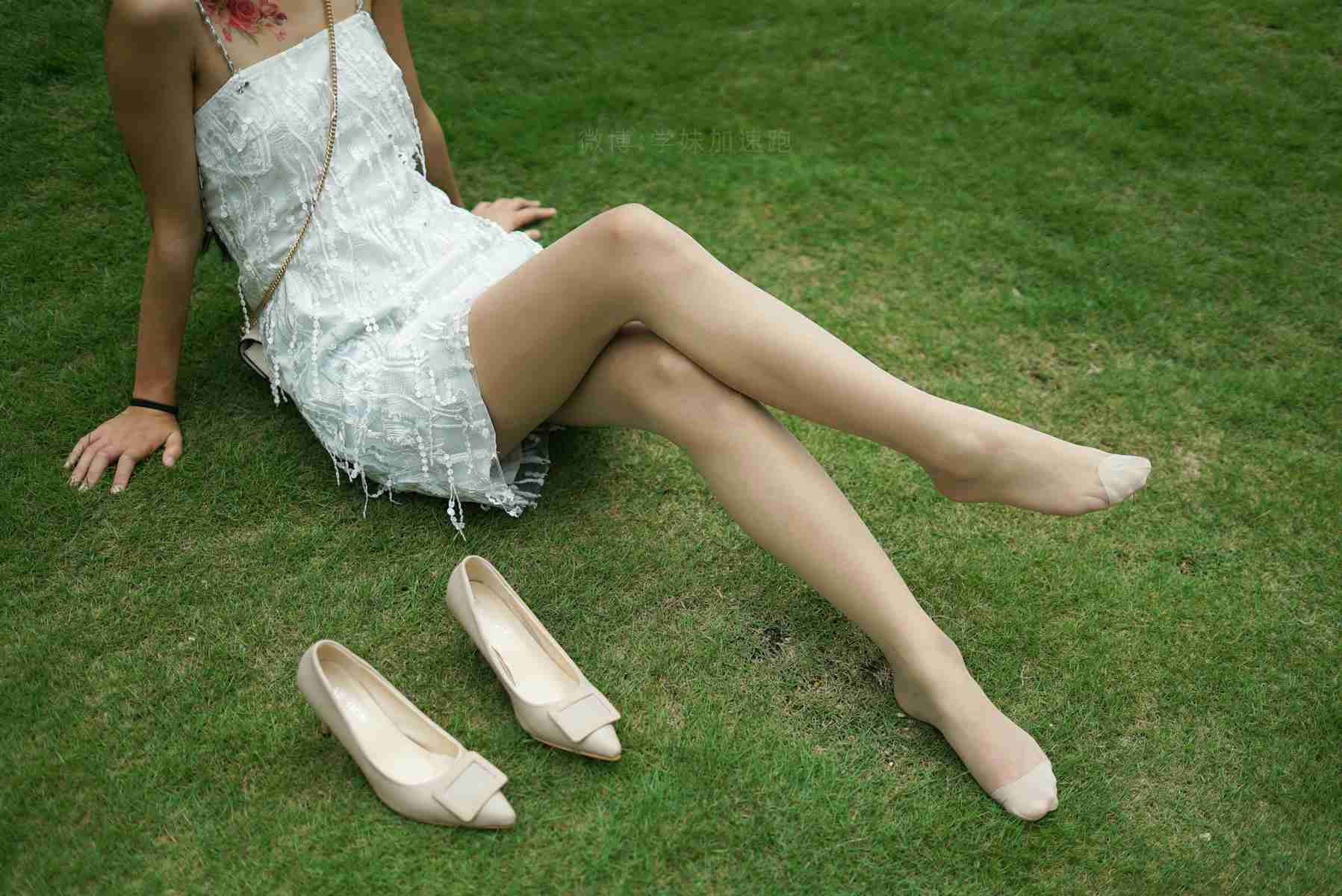 图片[24]-[学妹加速跑] 2020.09.03 XM079《草地上的绿茶jio-鹿酱》[98P] – 速更版-美库