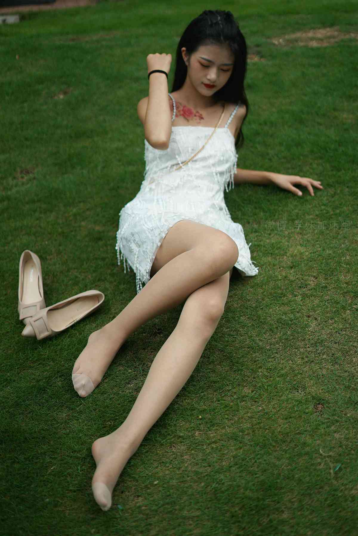 图片[20]-[学妹加速跑] 2020.09.03 XM079《草地上的绿茶jio-鹿酱》[98P] – 速更版-美库