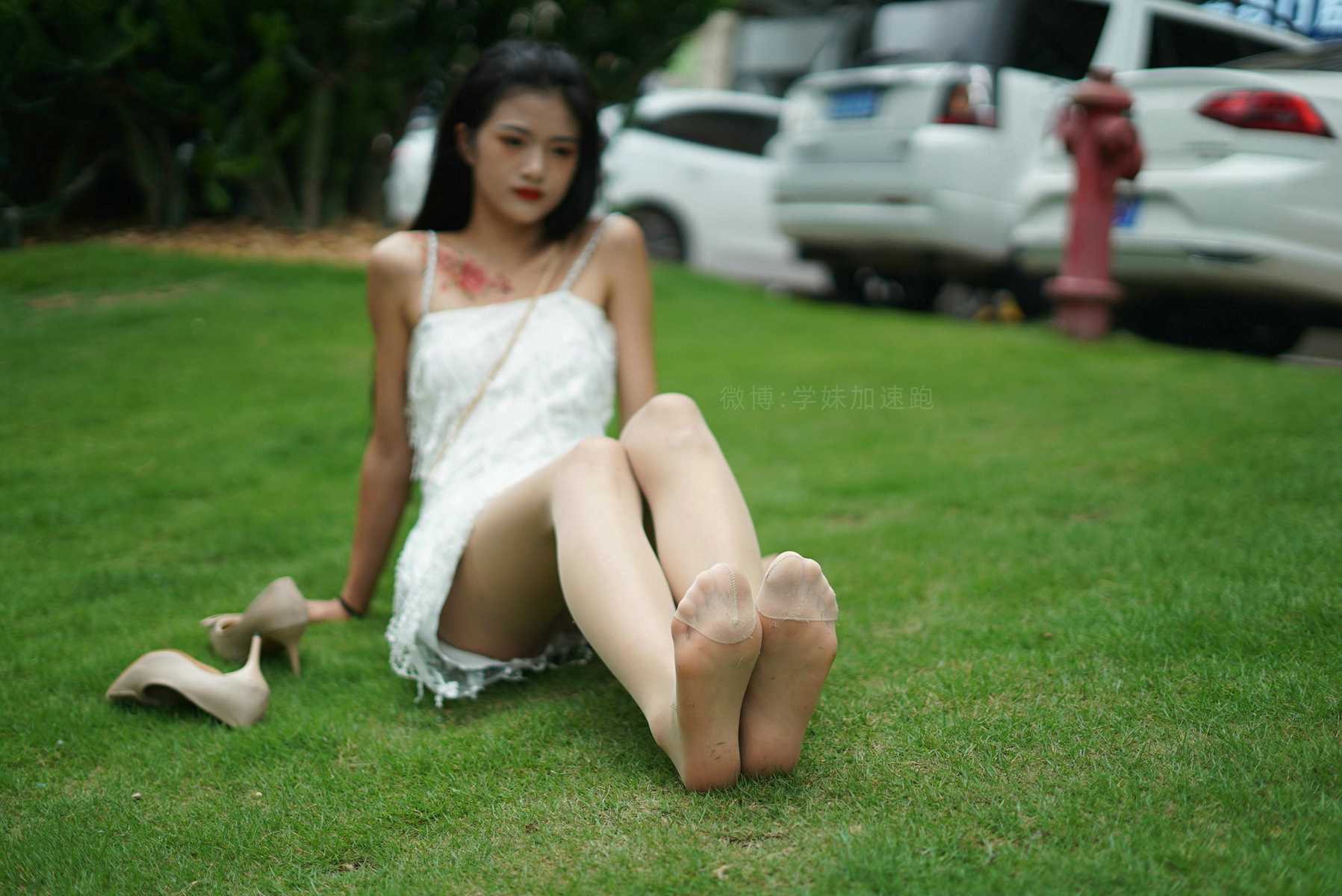 图片[32]-[学妹加速跑] 2020.09.03 XM079《草地上的绿茶jio-鹿酱》[98P] – 速更版-美库