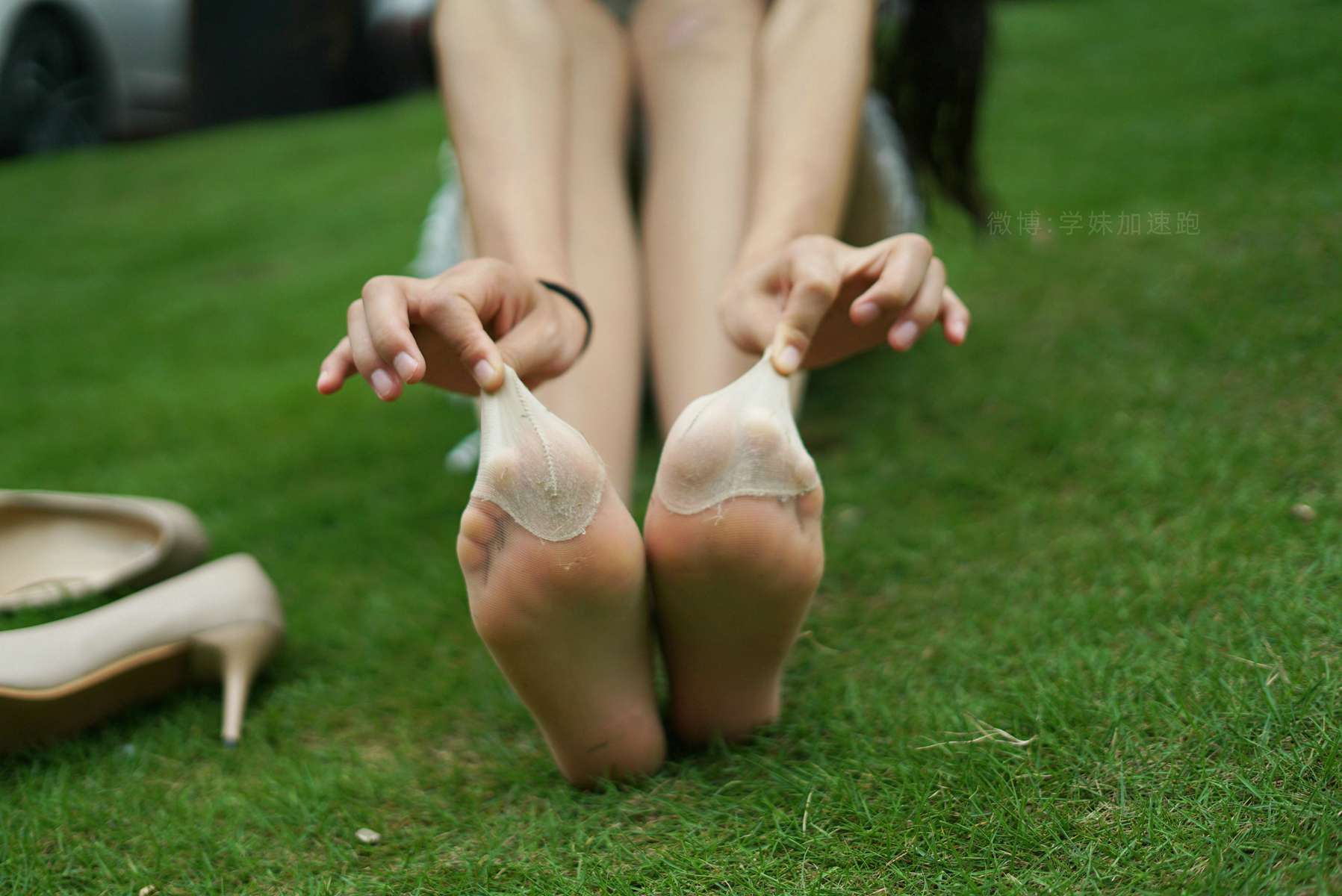 图片[37]-[学妹加速跑] 2020.09.03 XM079《草地上的绿茶jio-鹿酱》[98P] – 速更版-美库
