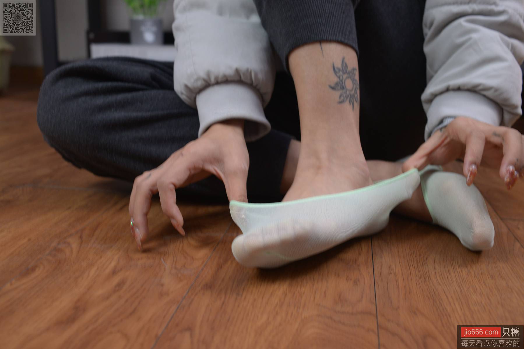 图片[18]-[只糖棉袜]NO.137 橙兔 所幸仍有光[216P] – 速更版-美库