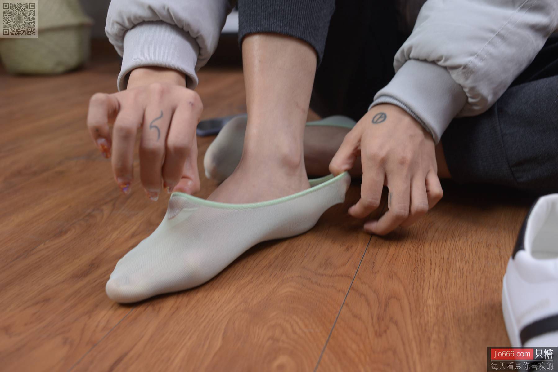 图片[126]-[只糖棉袜]NO.137 橙兔 所幸仍有光[216P] – 速更版-美库