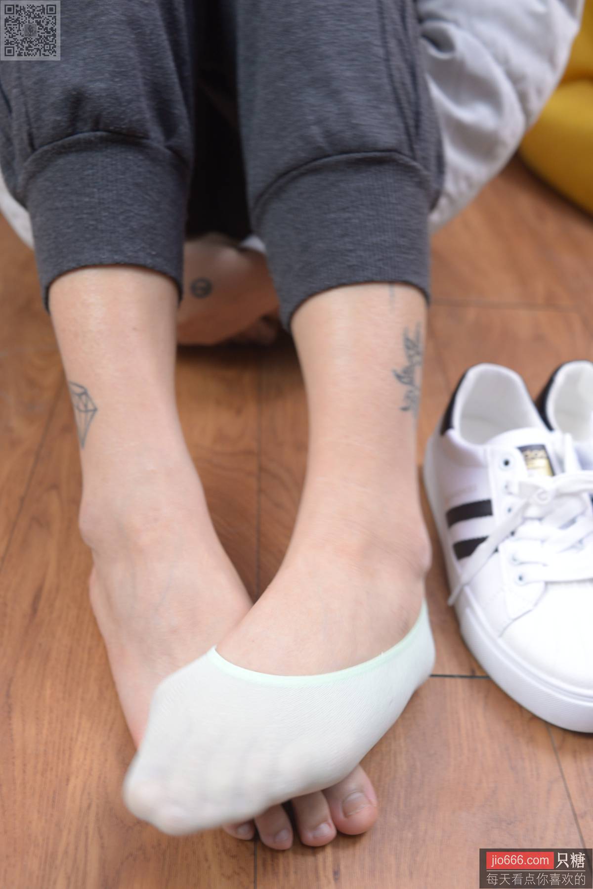 图片[113]-[只糖棉袜]NO.137 橙兔 所幸仍有光[216P] – 速更版-美库