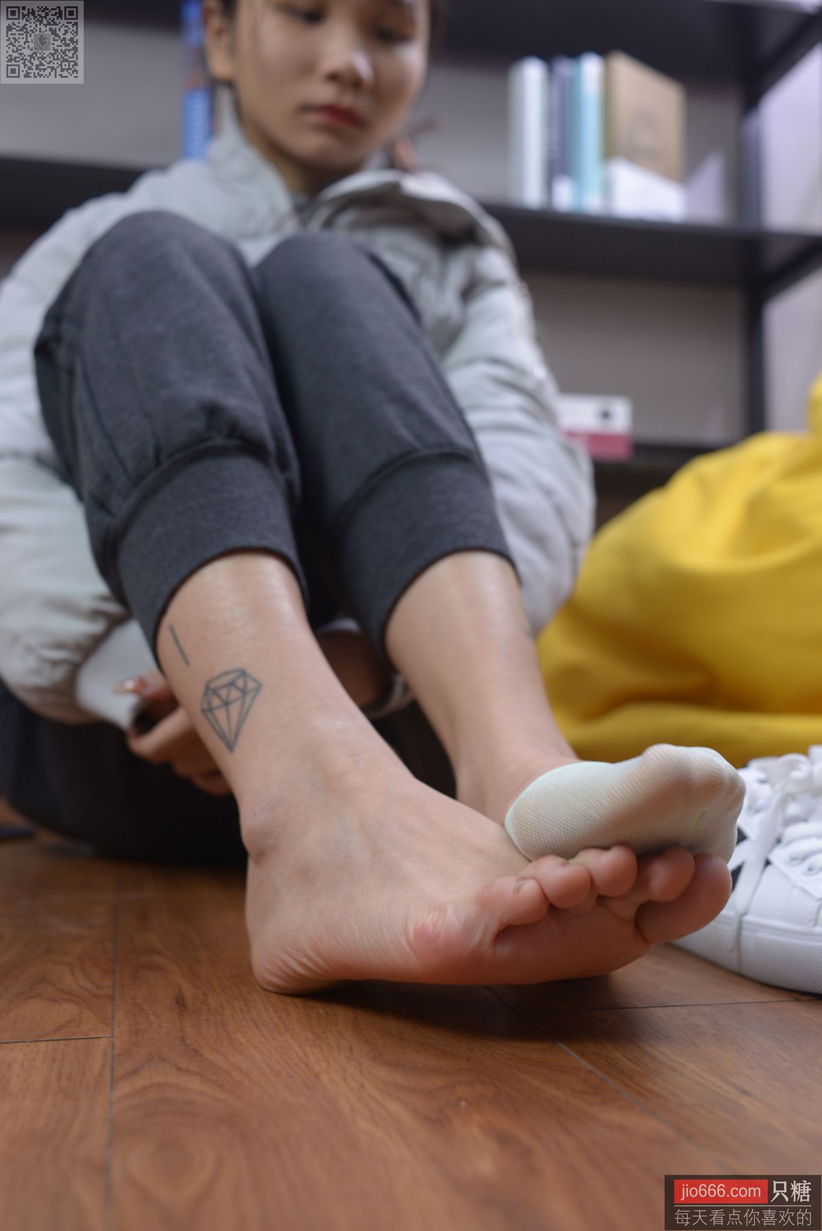 图片[213]-[只糖棉袜]NO.137 橙兔 所幸仍有光[216P] – 速更版-美库