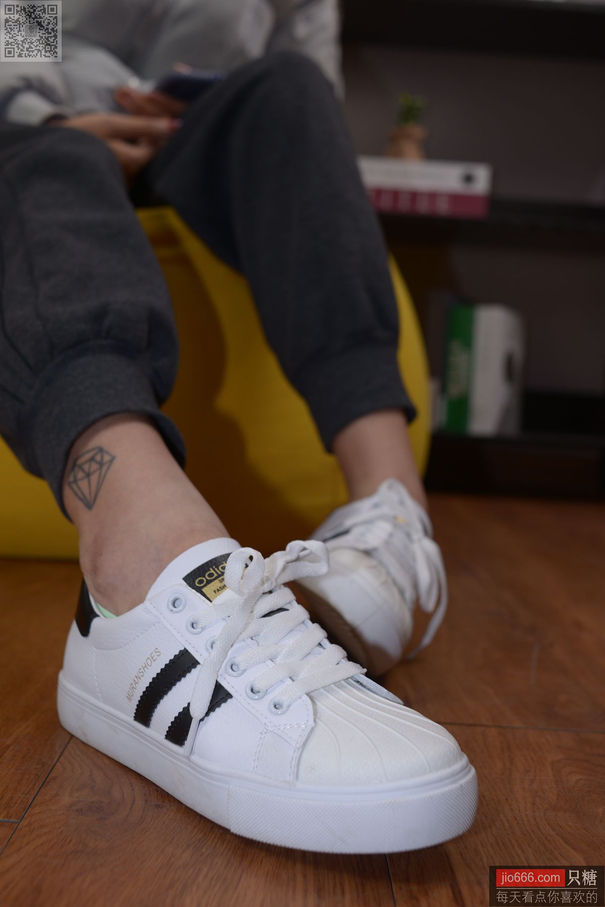 图片[26]-[只糖棉袜]NO.137 橙兔 所幸仍有光[216P] – 速更版-美库