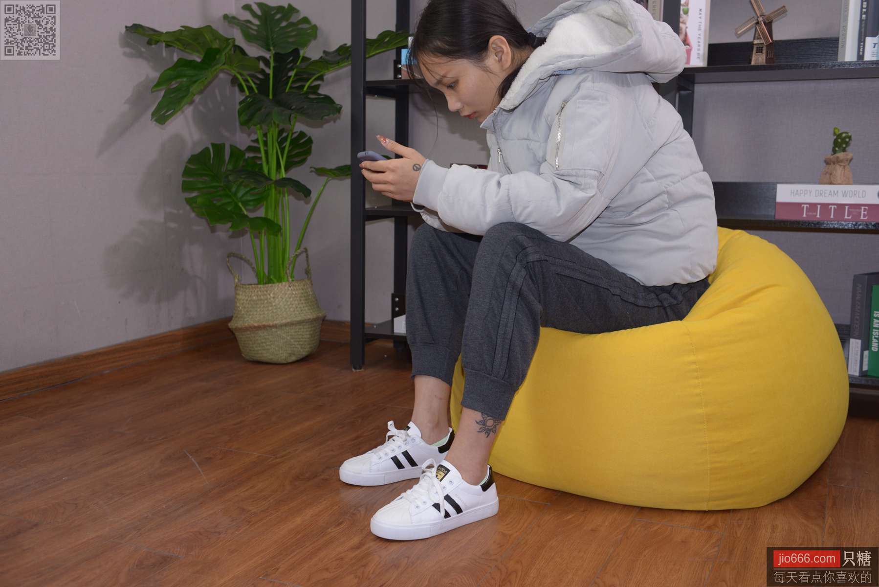 图片[24]-[只糖棉袜]NO.137 橙兔 所幸仍有光[216P] – 速更版-美库