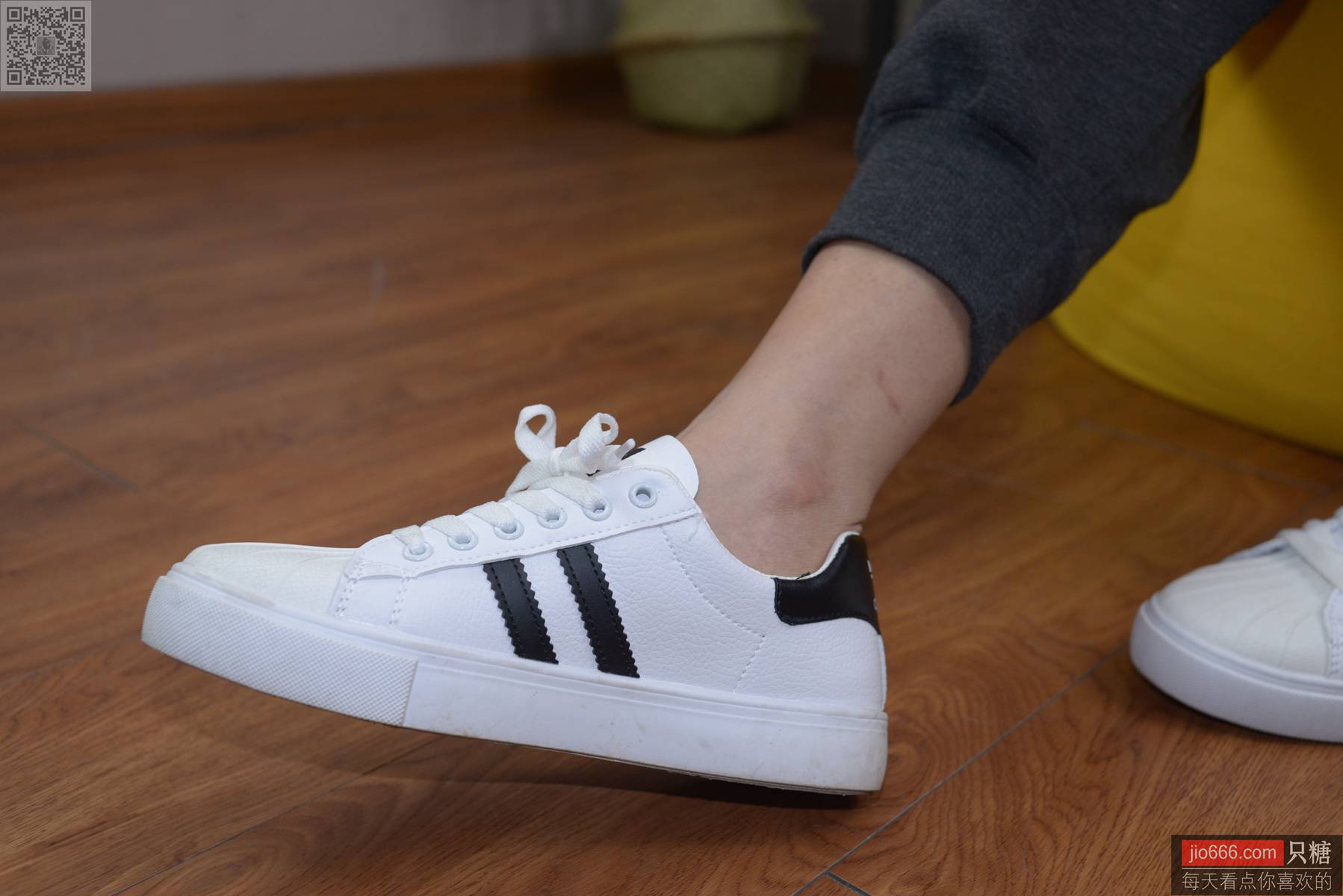 图片[20]-[只糖棉袜]NO.137 橙兔 所幸仍有光[216P] – 速更版-美库