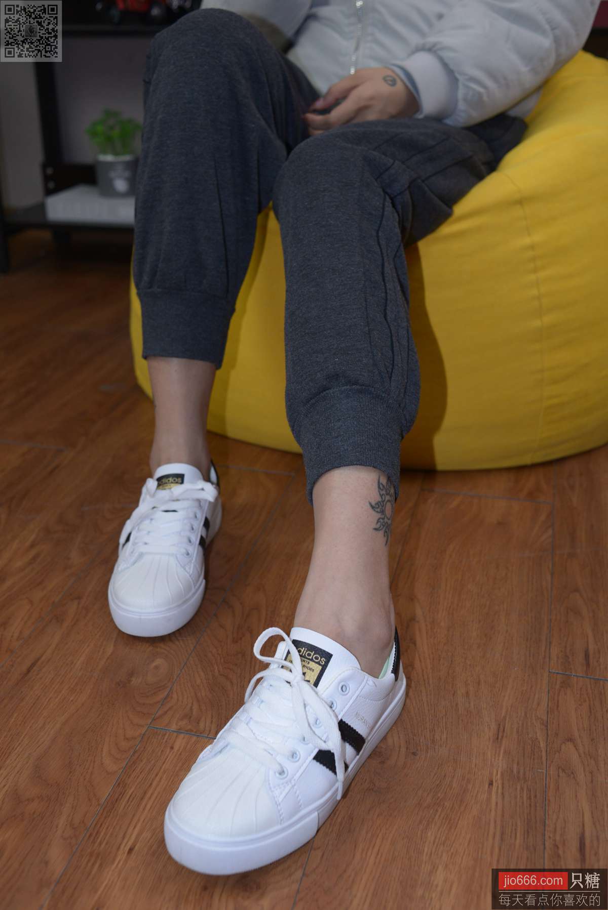 图片[33]-[只糖棉袜]NO.137 橙兔 所幸仍有光[216P] – 速更版-美库