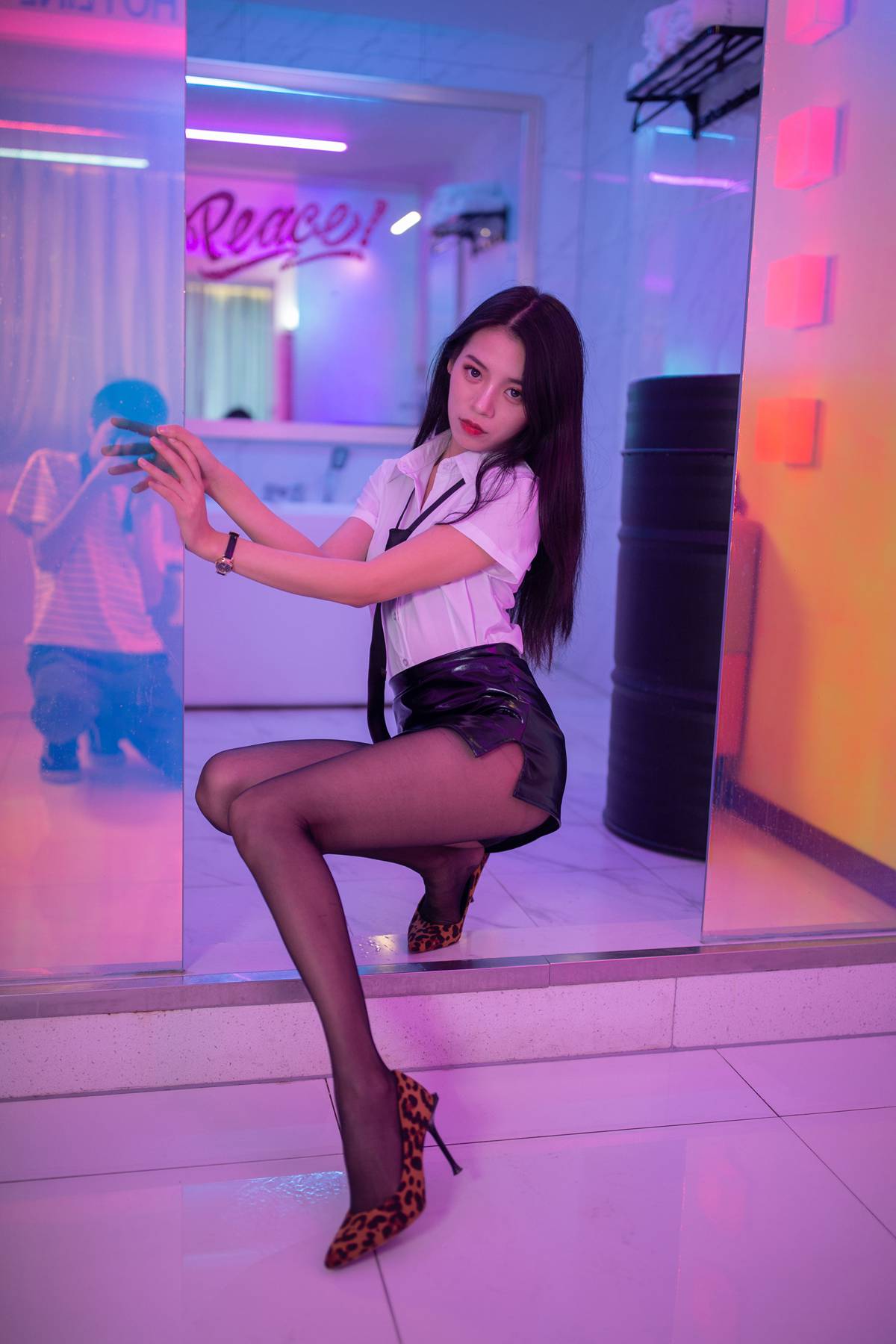 图片[4]-[YALAYI雅拉伊] 2020.11.04 NO.721  丽雅《霓虹甜心》在线浏览 – 速更版-美库