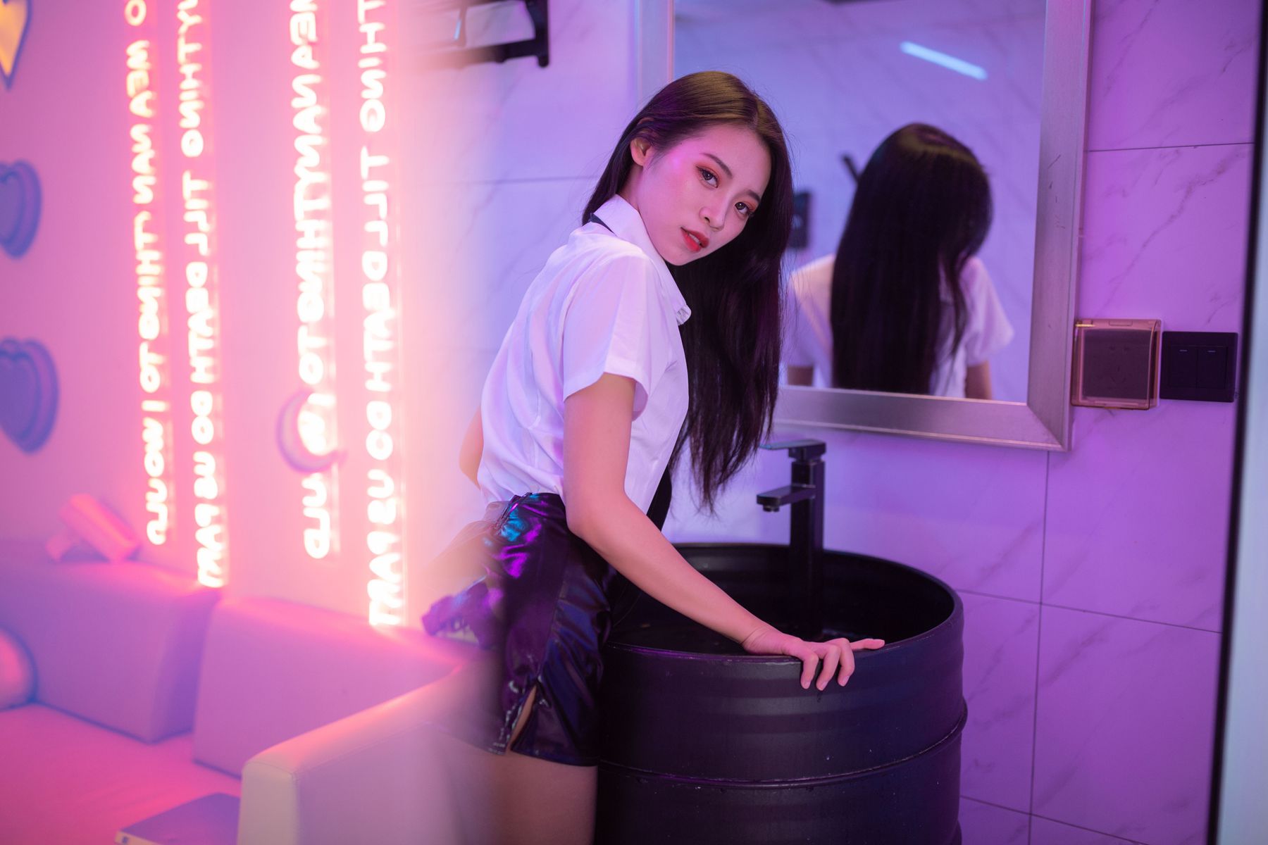 图片[33]-[YALAYI雅拉伊] 2020.11.04 NO.721  丽雅《霓虹甜心》在线浏览 – 速更版-美库