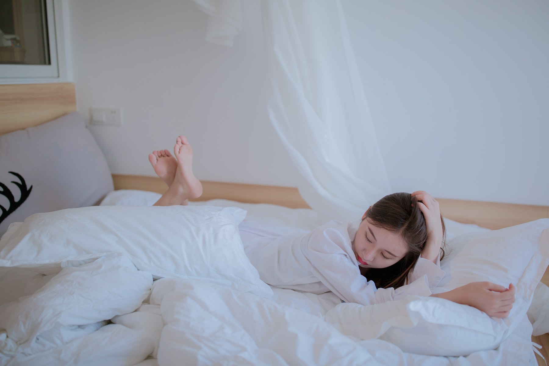 [YALAYI雅拉伊]2020.11.11 NO.725 秦语《空房》在线浏览 – 雅色汇