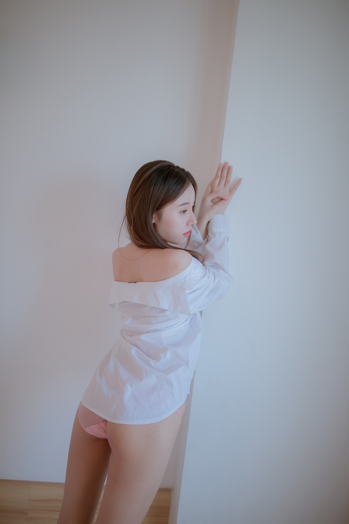 图片[28]-[YALAYI雅拉伊]2020.11.11 NO.725 秦语《空房》在线浏览 – 速更版-美库