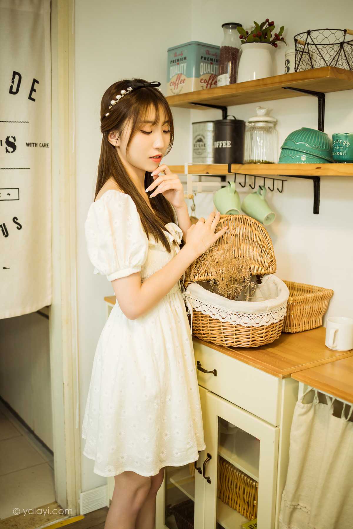 图片[18]-[YALAYI雅拉伊]2020.11.17 NO.727 甜美女友爱花艺 小乔 在线浏览 – 速更版-美库