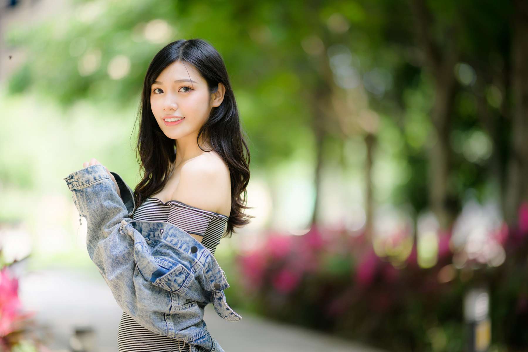 唯美街拍 NO.013 超短紧身裙 – 雅色汇