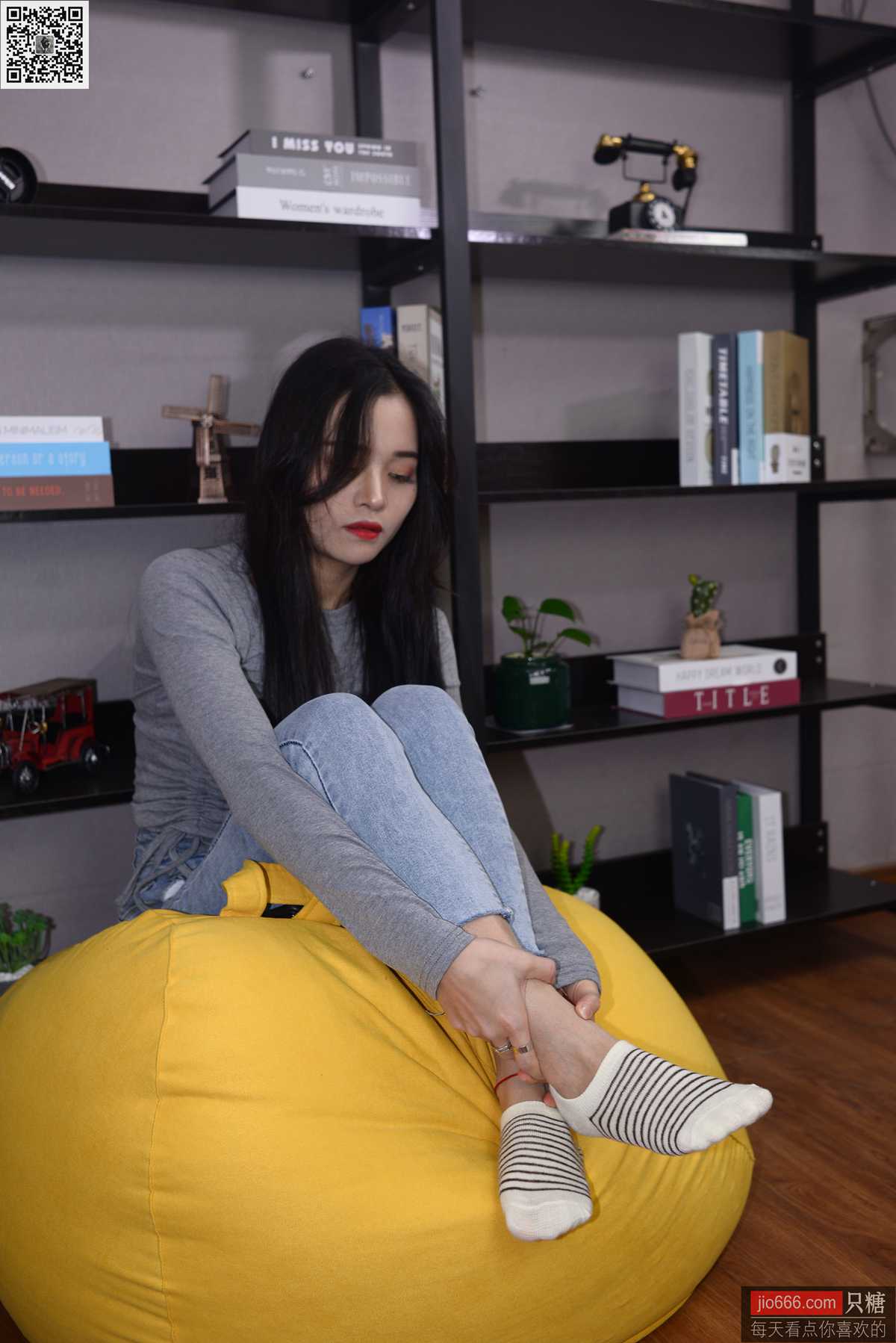 图片[228]-[只糖棉袜]NO.149 文文 轻拾月光，听风声缱绻[229P] – 速更版-美库