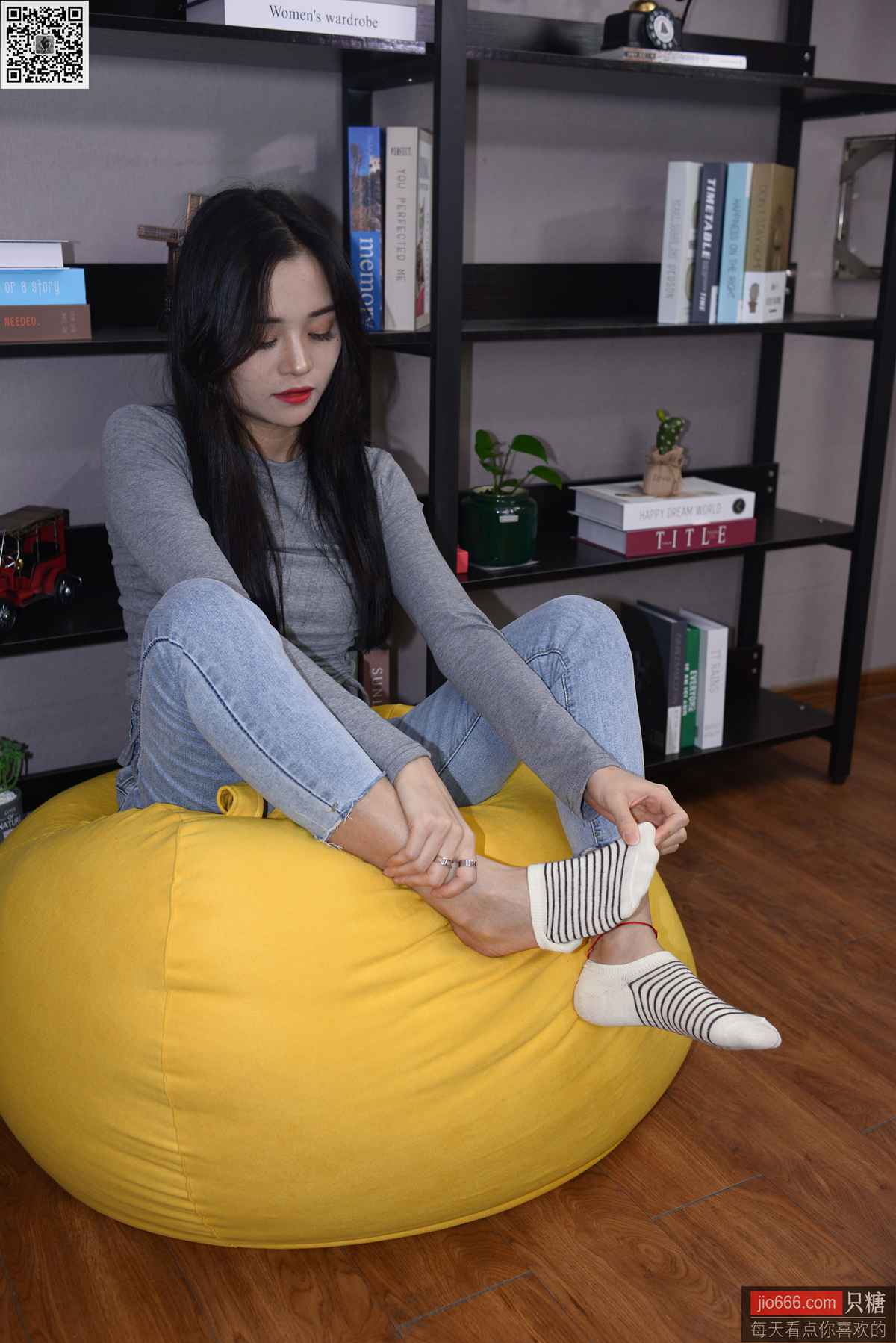 图片[75]-[只糖棉袜]NO.149 文文 轻拾月光，听风声缱绻[229P] – 速更版-美库