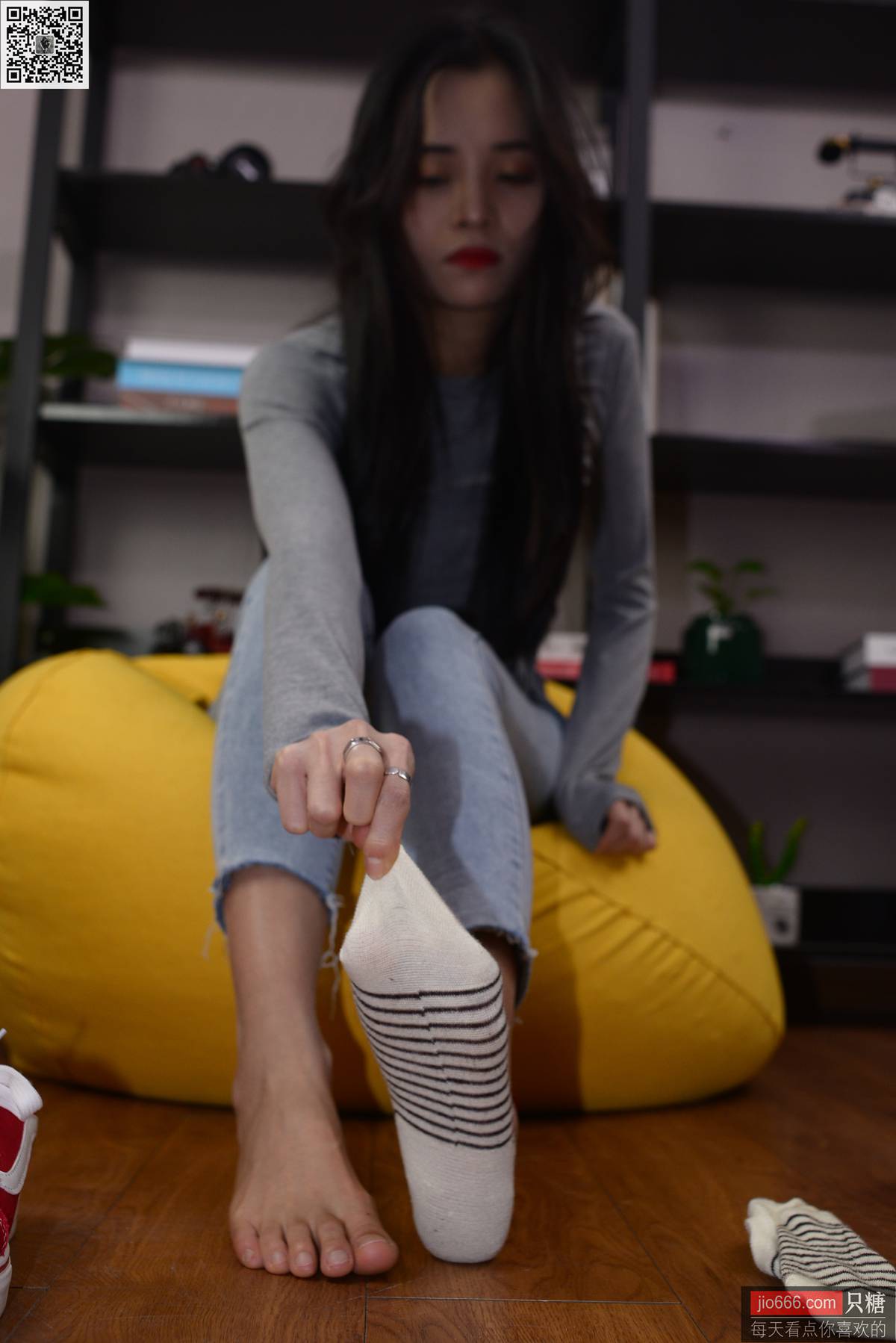 图片[95]-[只糖棉袜]NO.149 文文 轻拾月光，听风声缱绻[229P] – 速更版-美库