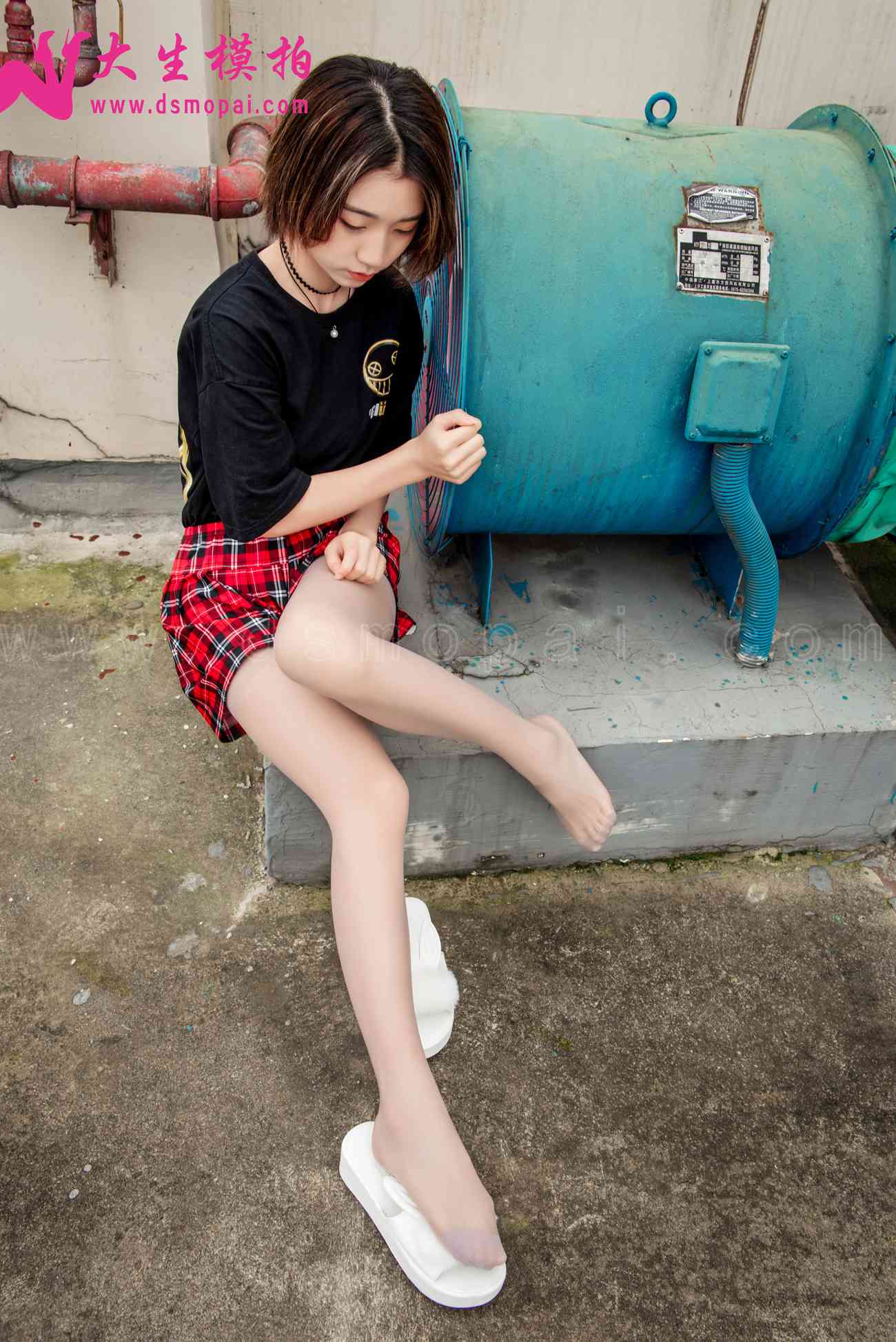 图片[26]-大生模拍 NO.214 小小 天台美足 [49P] – 速更版-美库