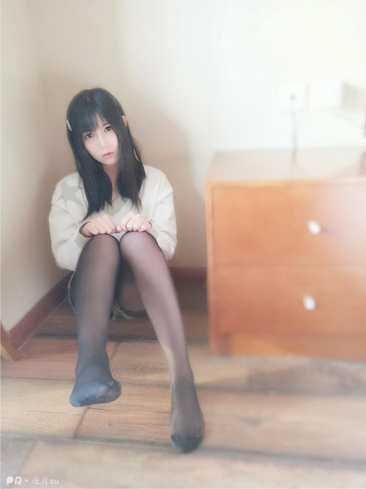 图片[15]-逐月su – 听撕丝袜的声音还真是爽 [23P] – 速更版-美库