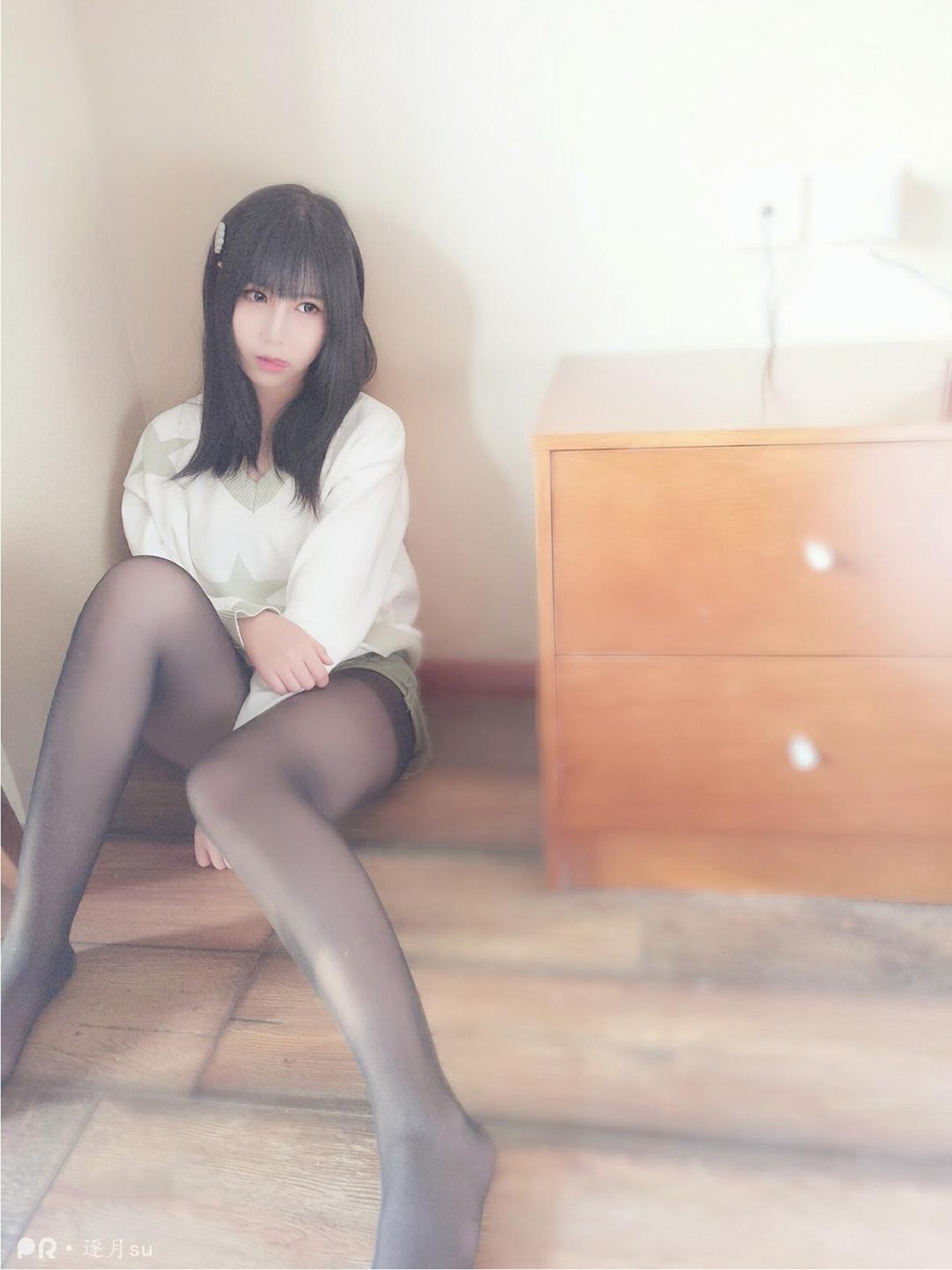 图片[16]-逐月su – 听撕丝袜的声音还真是爽 [23P] – 速更版-美库