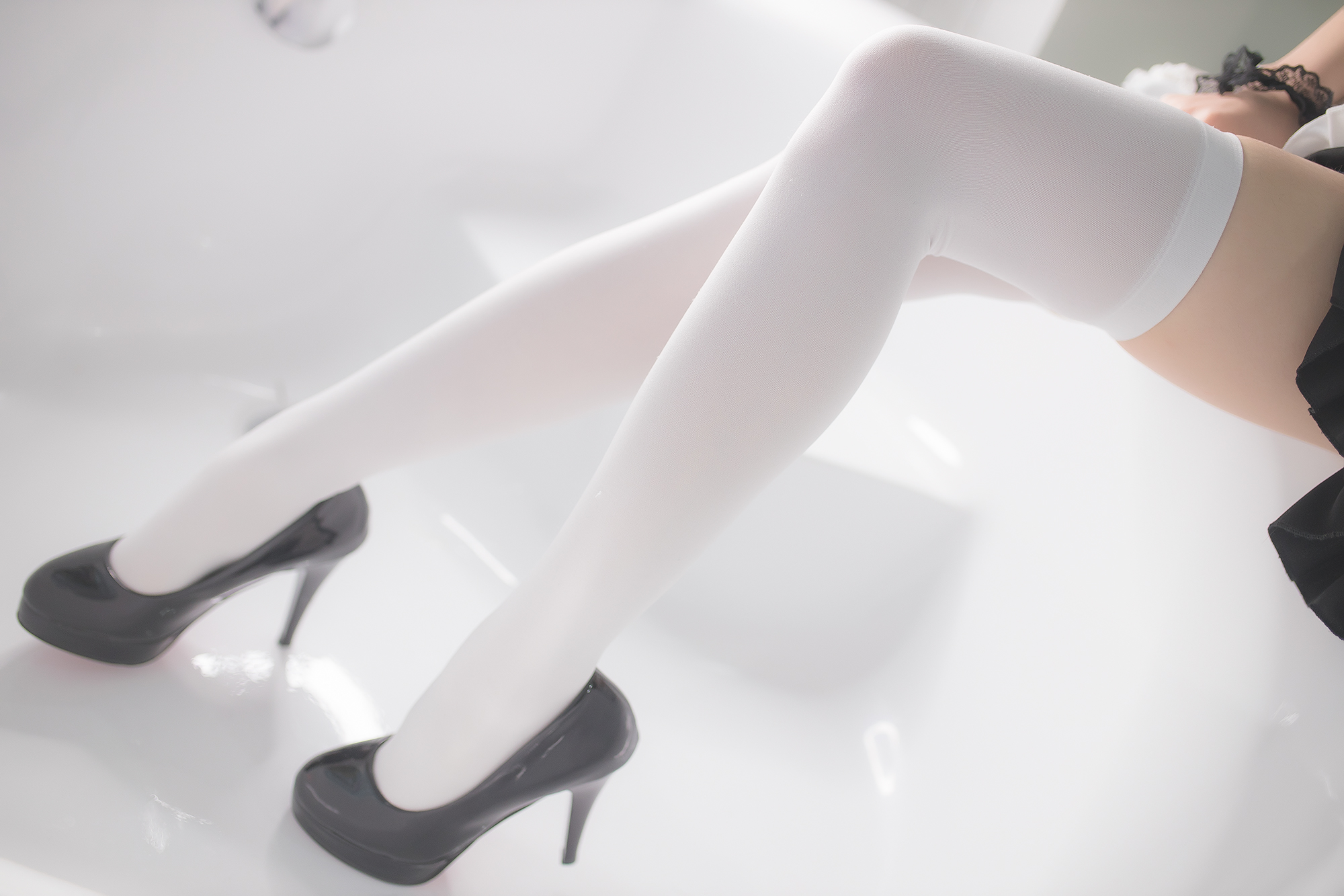 图片[12]-Cos小姐姐雪琪 白丝女仆普通版 [30P] – 速更版-美库