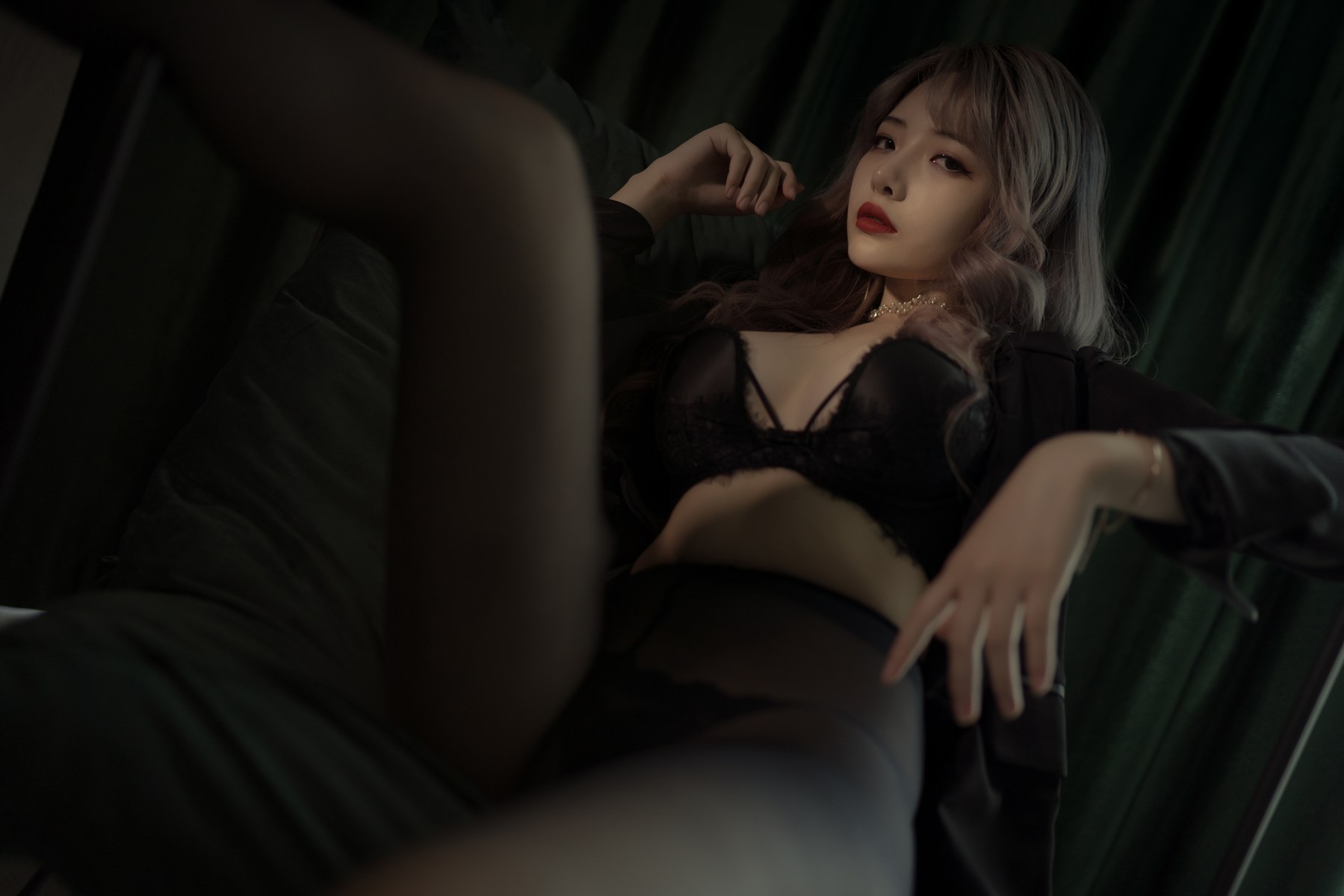 图片[15]-动漫博主 雯妹不讲道理 – 西装 [25P] – 速更版-美库