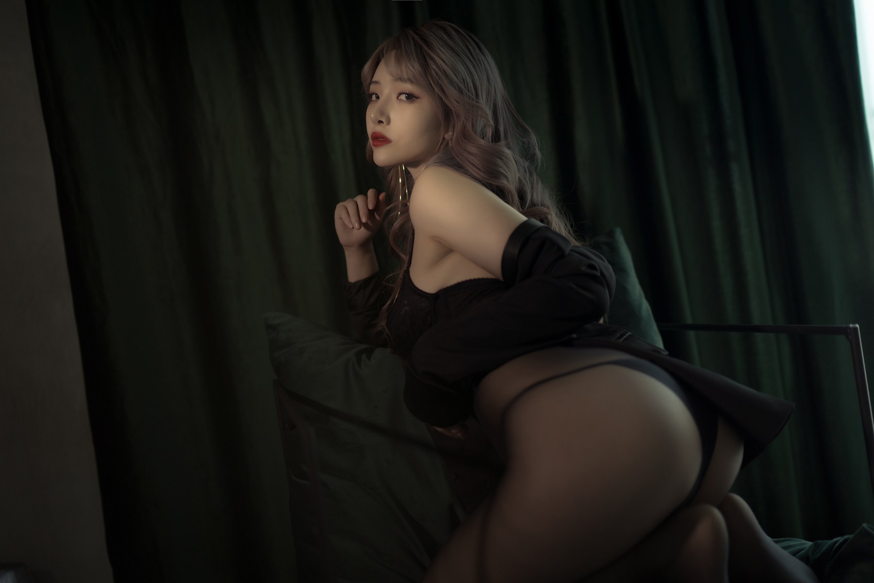 图片[26]-动漫博主 雯妹不讲道理 – 西装 [25P] – 速更版-美库