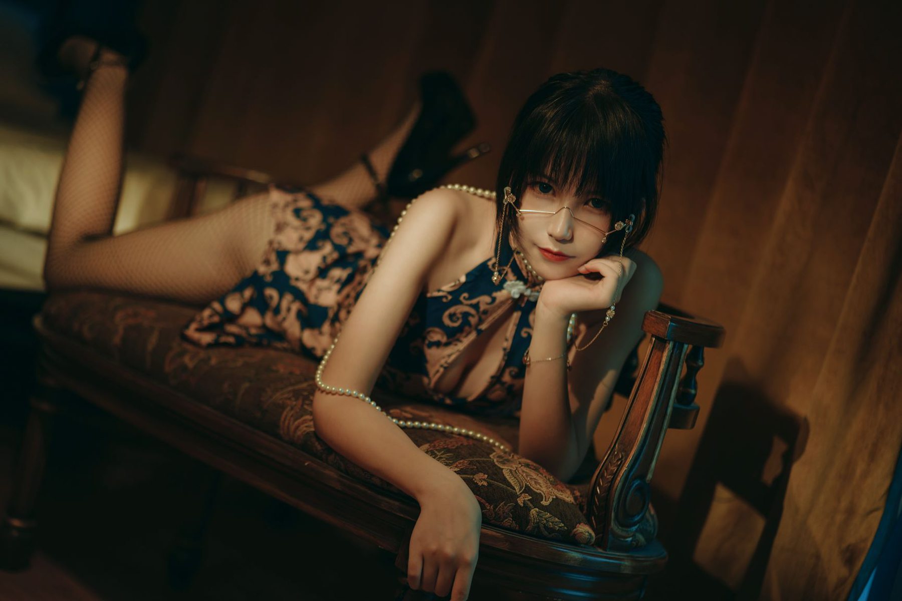 图片[12]-逐月Su 渔网袜 短旗袍 [37P] – 速更版-美库