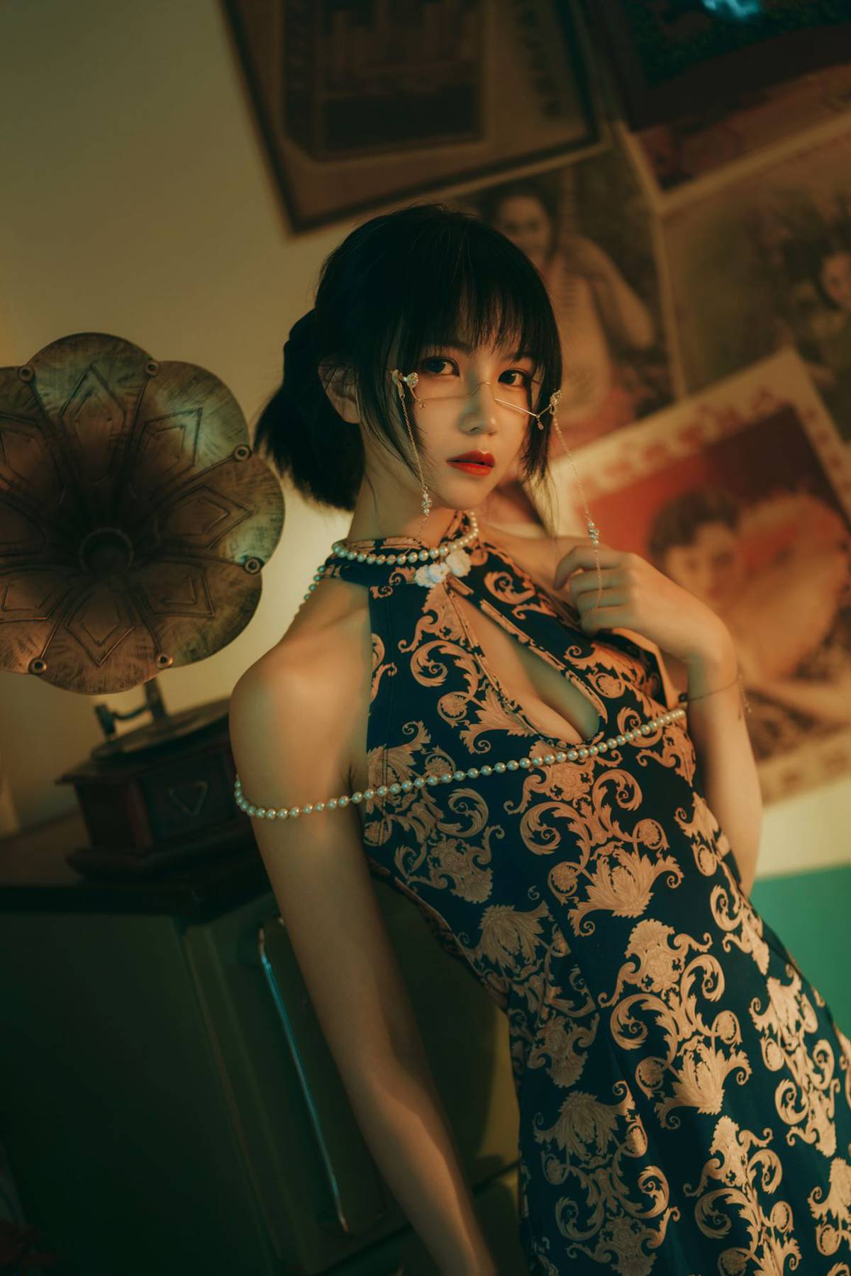 图片[26]-逐月Su 渔网袜 短旗袍 [37P] – 速更版-美库