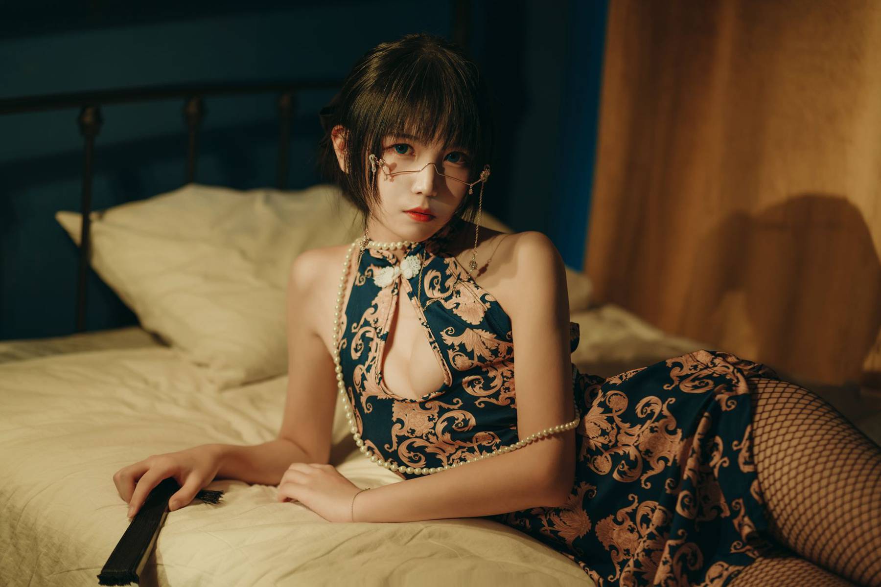 图片[32]-逐月Su 渔网袜 短旗袍 [37P] – 速更版-美库