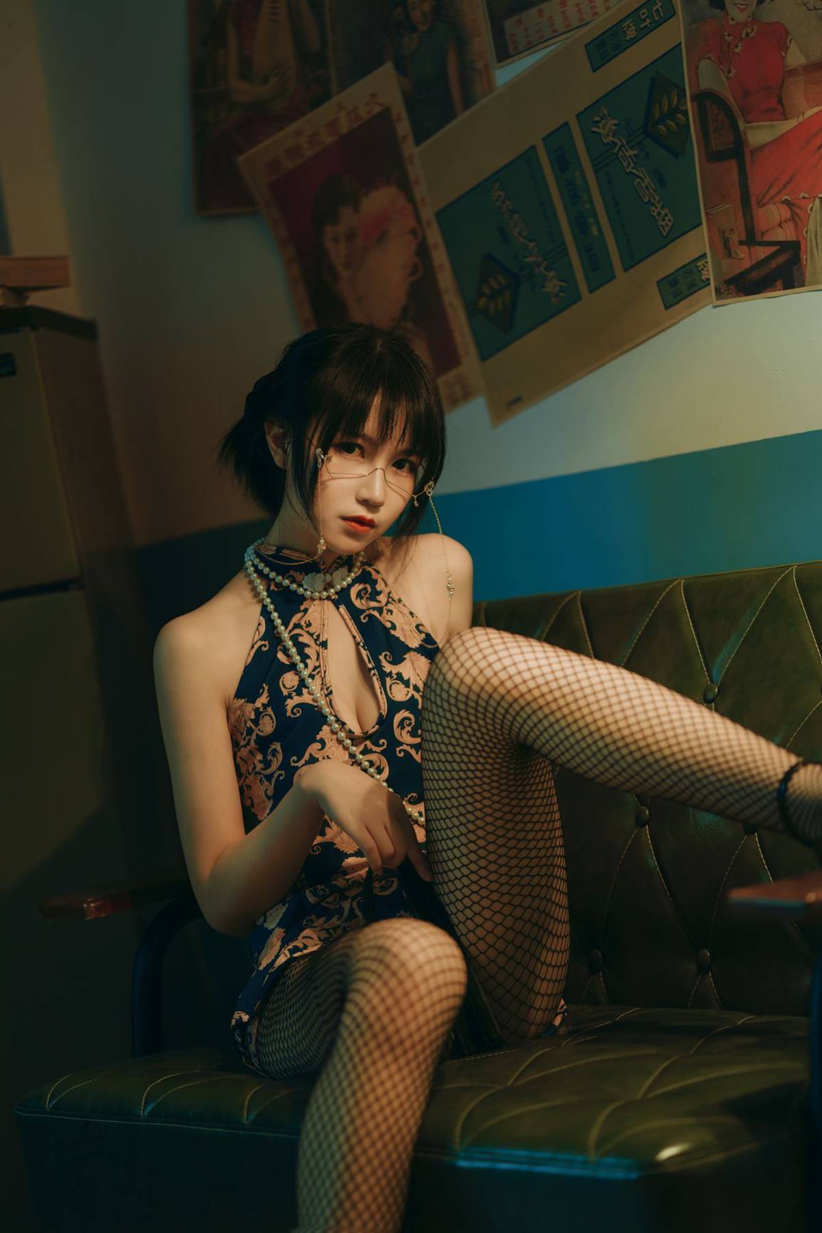 图片[34]-逐月Su 渔网袜 短旗袍 [37P] – 速更版-美库