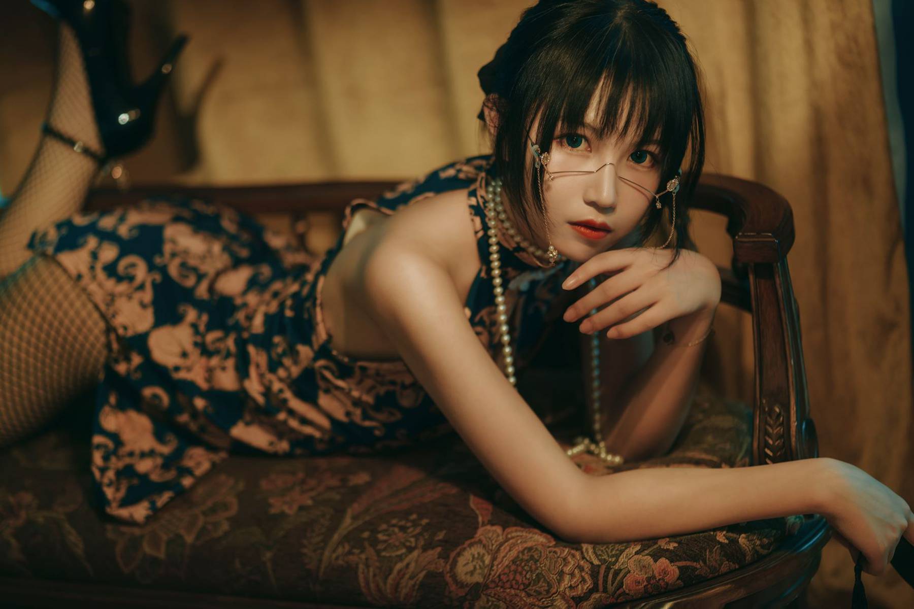 图片[35]-逐月Su 渔网袜 短旗袍 [37P] – 速更版-美库