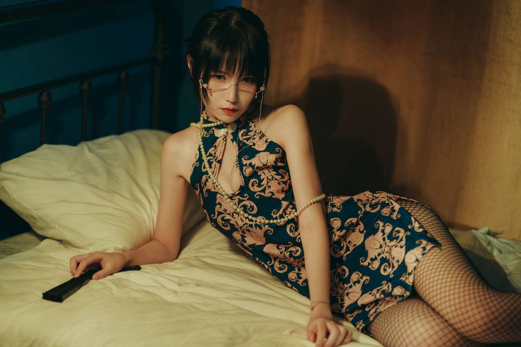 图片[36]-逐月Su 渔网袜 短旗袍 [37P] – 速更版-美库