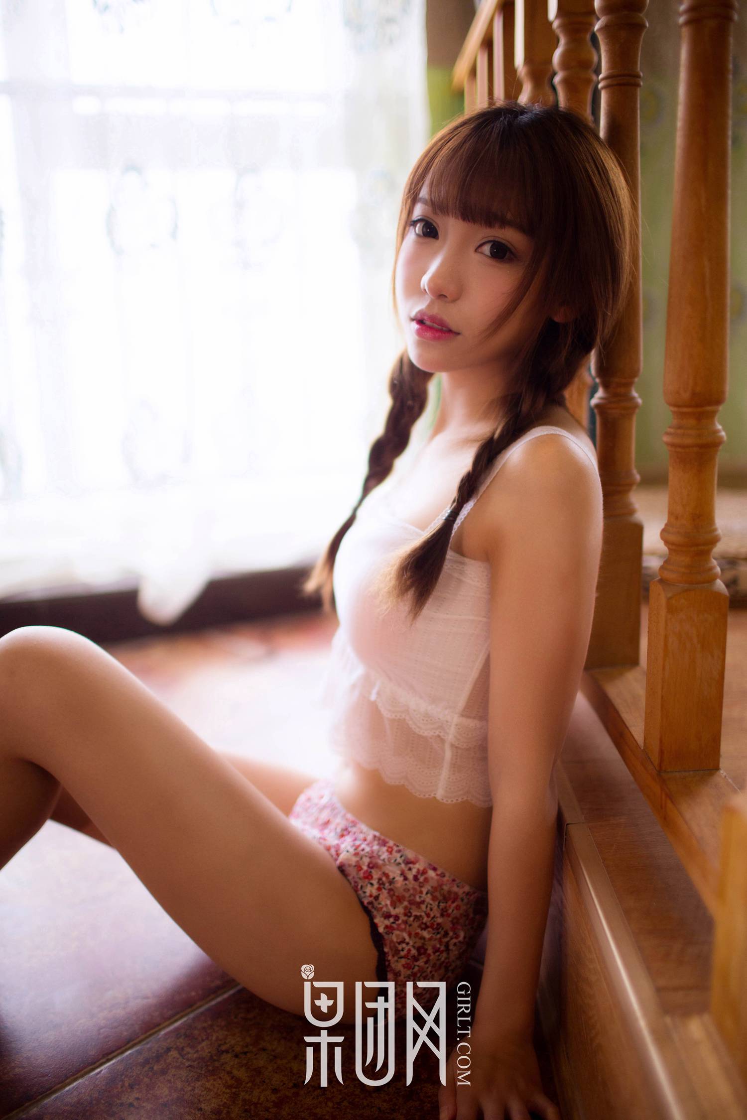 图片[33]-[Girlt果团网]2017.06.27 NO.021 天真萝莉双马尾 水花花不是水哗哗 [32P] – 速更版-美库