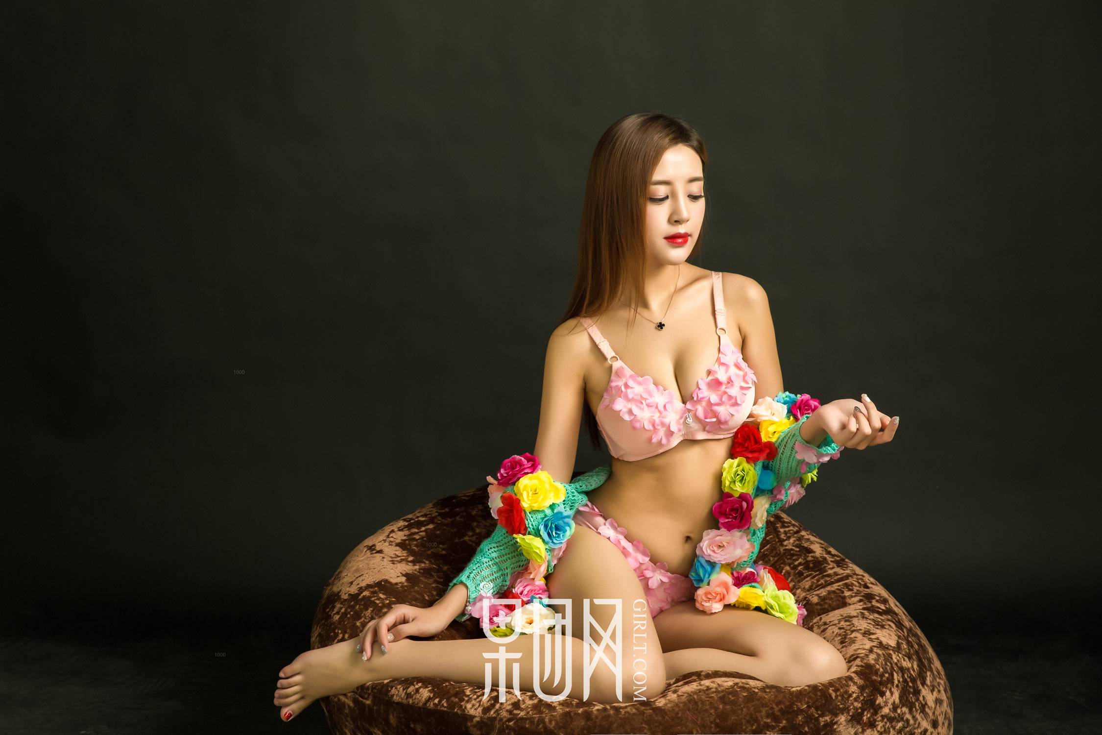 图片[18]-[Girlt果团网]2017.08.13 NO.051 温柔少女蜜球颤颤 [50P] – 速更版-美库