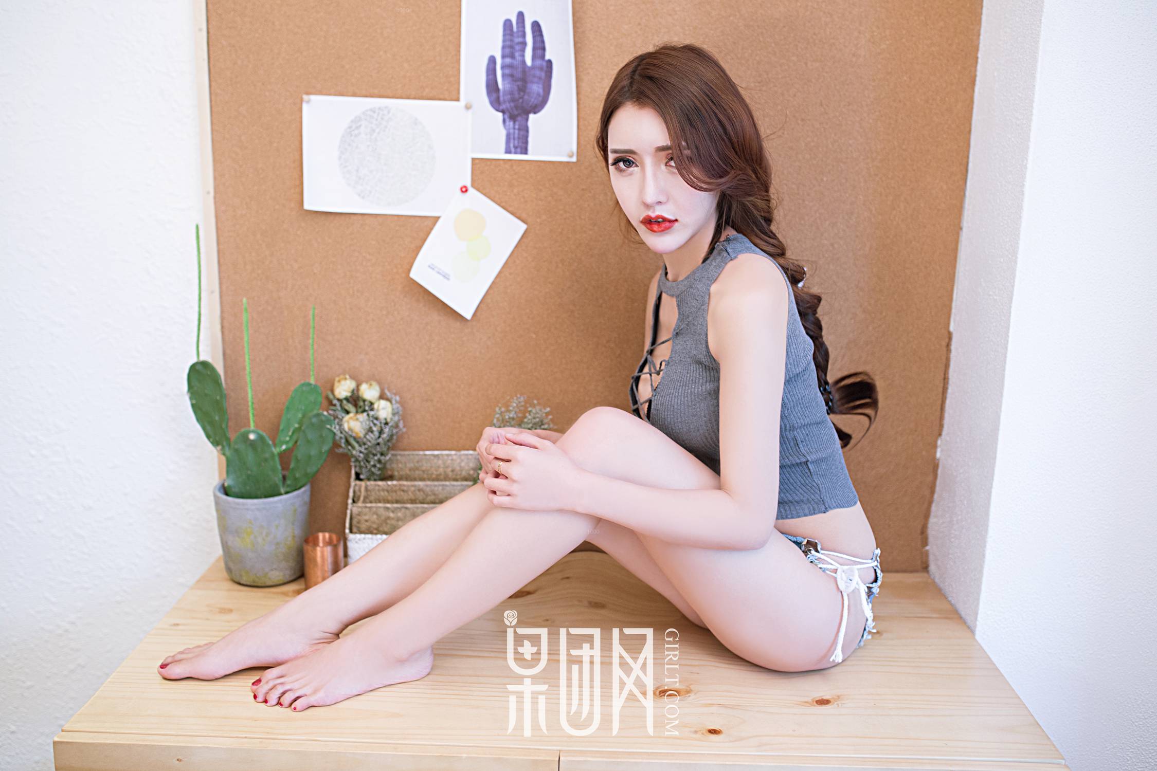 图片[12]-[Girlt果团网]2017.08.19 NO.055 lunana_lee大秀34D酥胸 [56P] – 速更版-美库