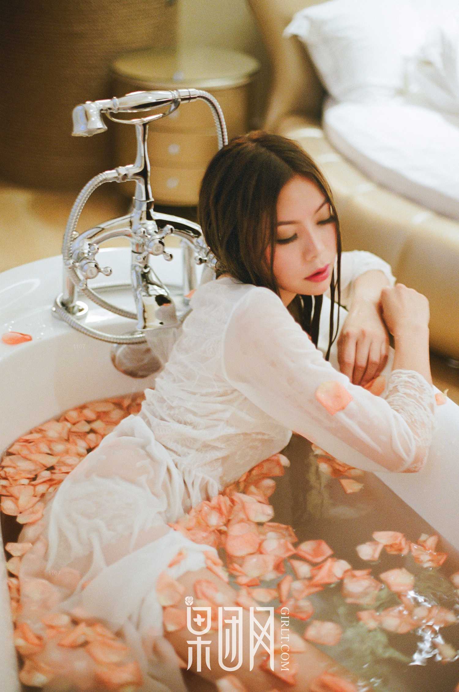 图片[28]-[Girlt果团网]2017.08.27 NO.058 清纯女酮体如玉雪白嫩肤 [61P] – 速更版-美库