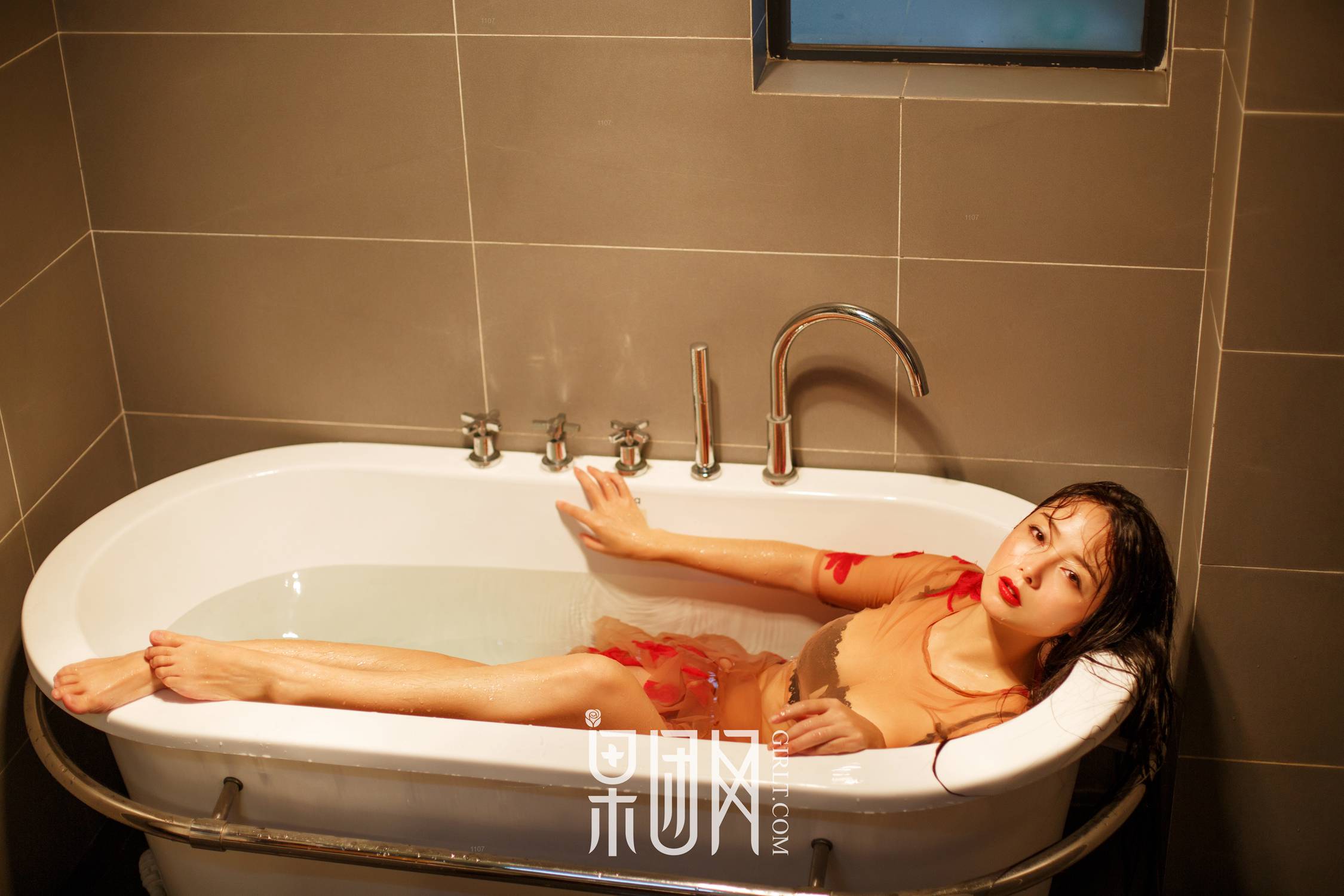 图片[20]-[Girlt果团网]2017.10.04 NO.074 红霓裳 [47P] – 速更版-美库