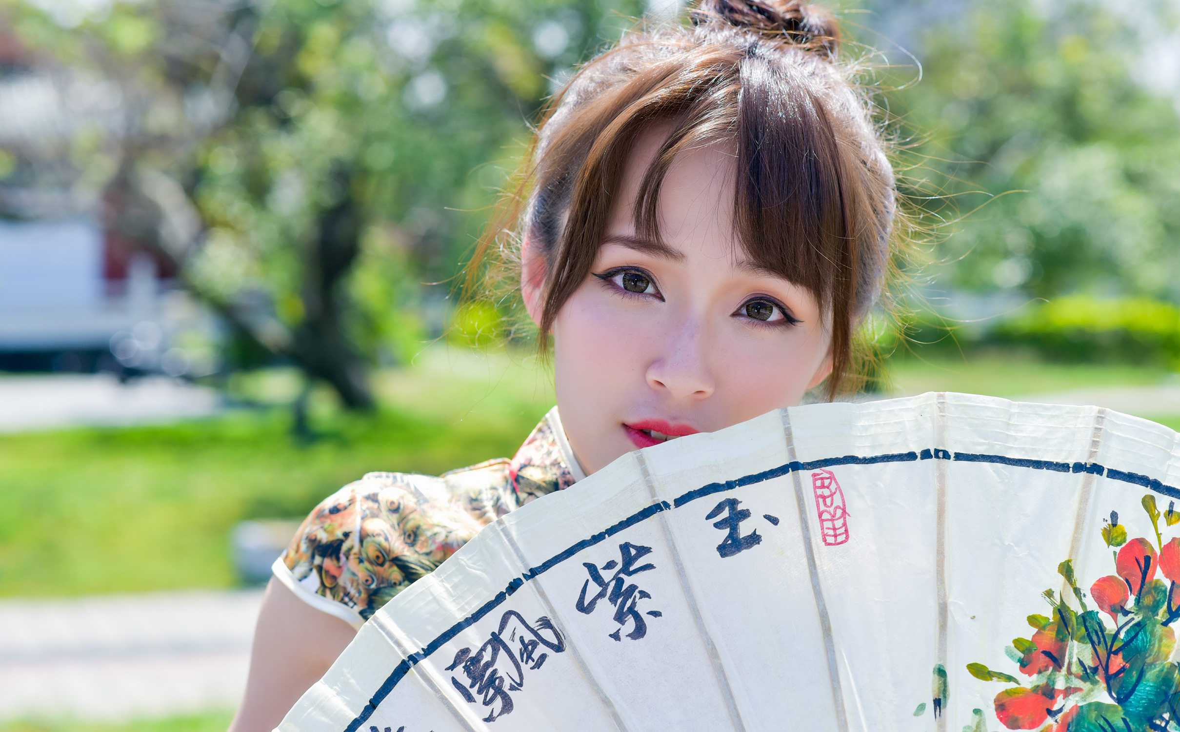 唯美街拍 NO.078 繆婉瑜 紅花短旗袍高跟美腿 [40P] - 速更版-艺库