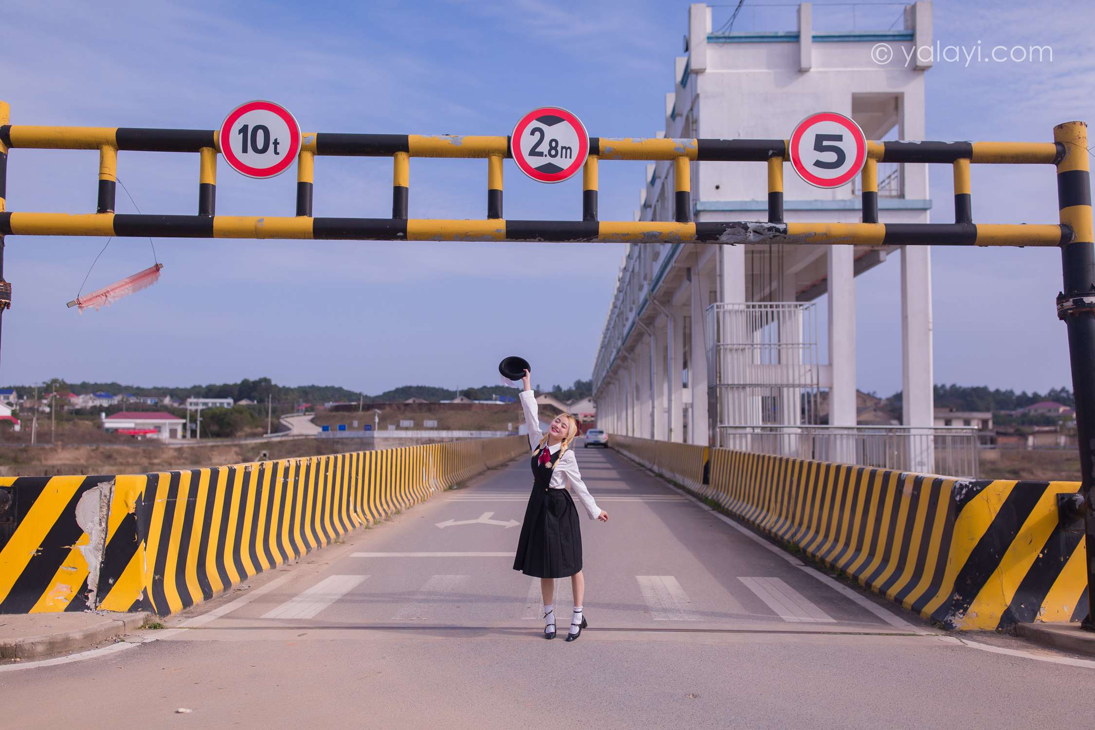 图片[25]-[YALAYI雅拉伊]2021.03.01 NO.768 陌生来客 米粒米粒[42+1P] – 速更版-美库