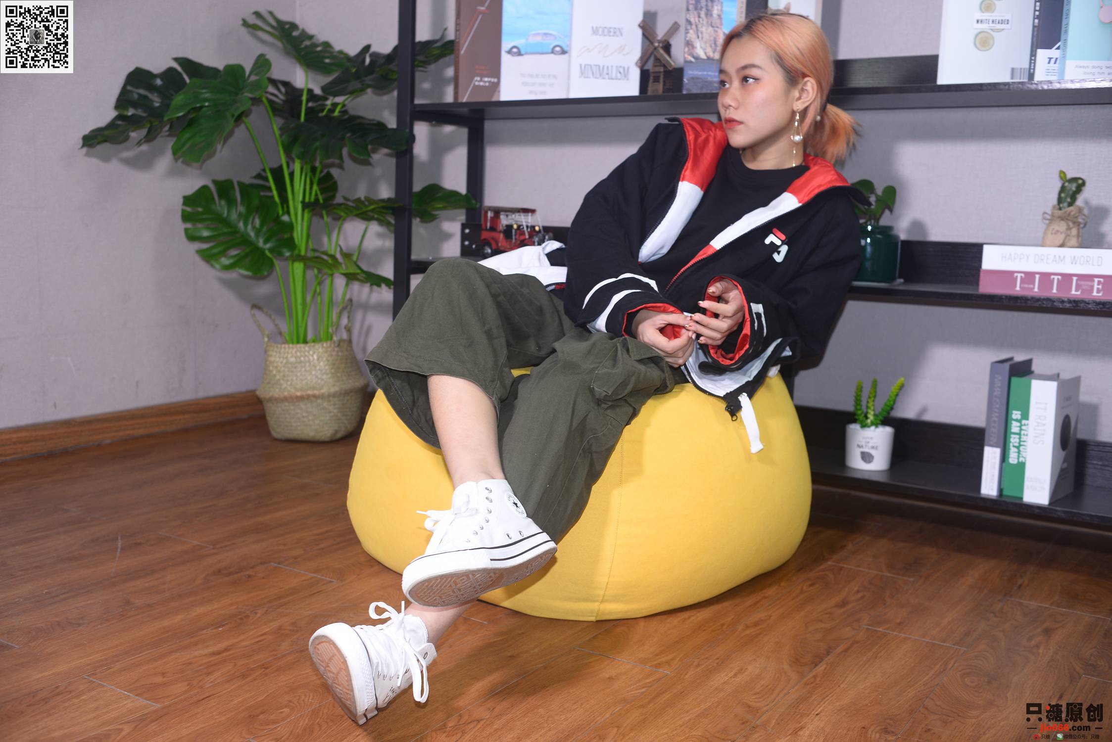 图片[40]-[只糖棉袜]NO.210 彤彤 诗也简单，心也简单[219P] – 速更版-美库