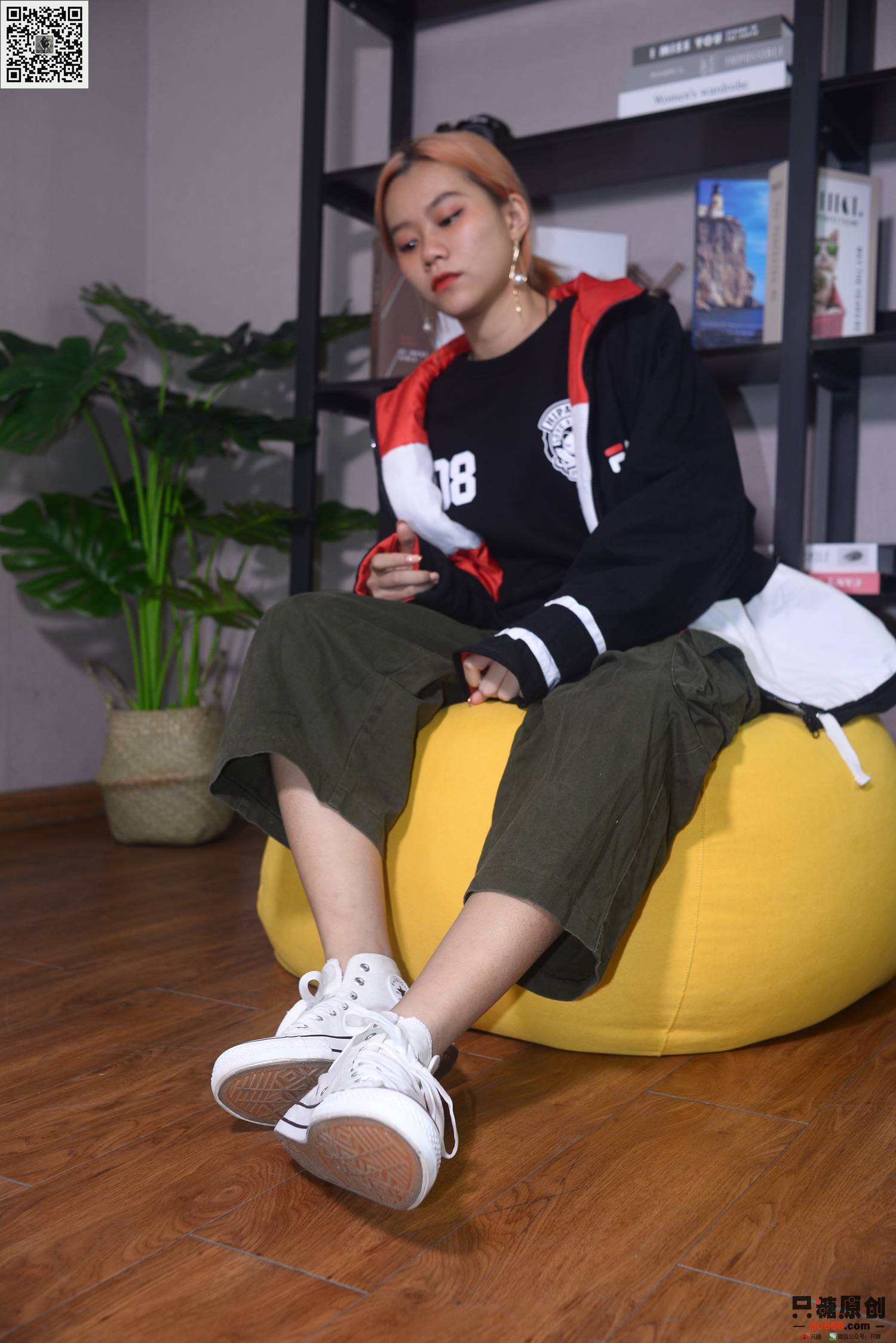 图片[44]-[只糖棉袜]NO.210 彤彤 诗也简单，心也简单[219P] – 速更版-美库