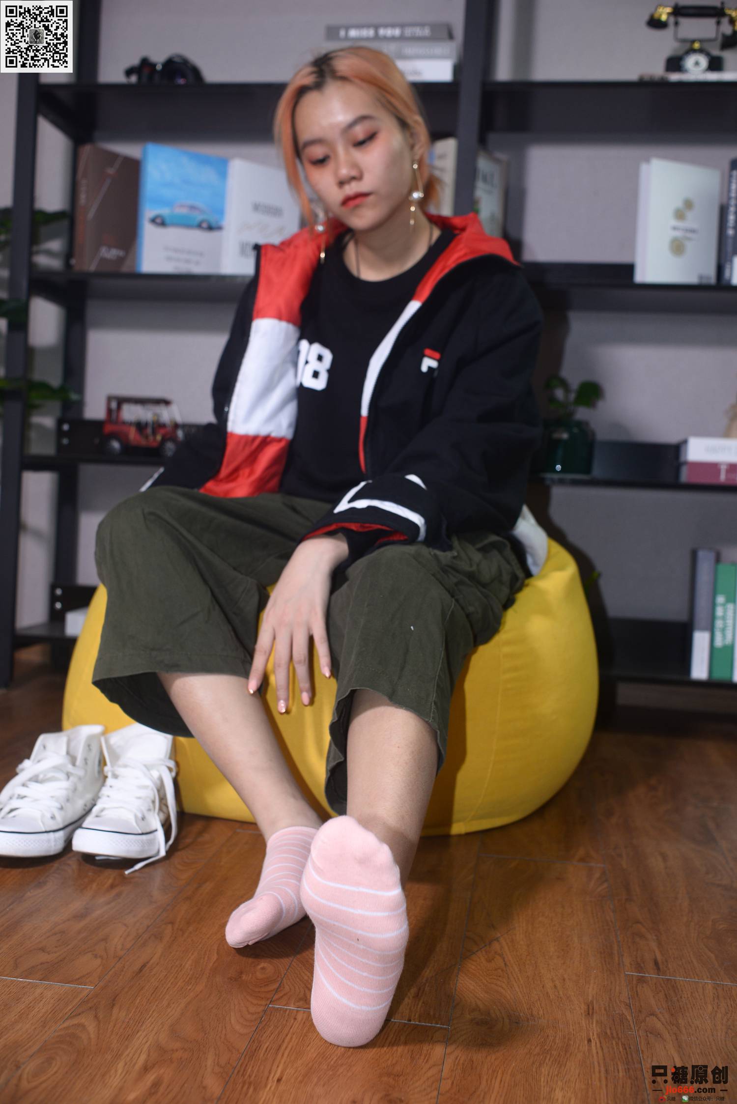 图片[71]-[只糖棉袜]NO.210 彤彤 诗也简单，心也简单[219P] – 速更版-美库