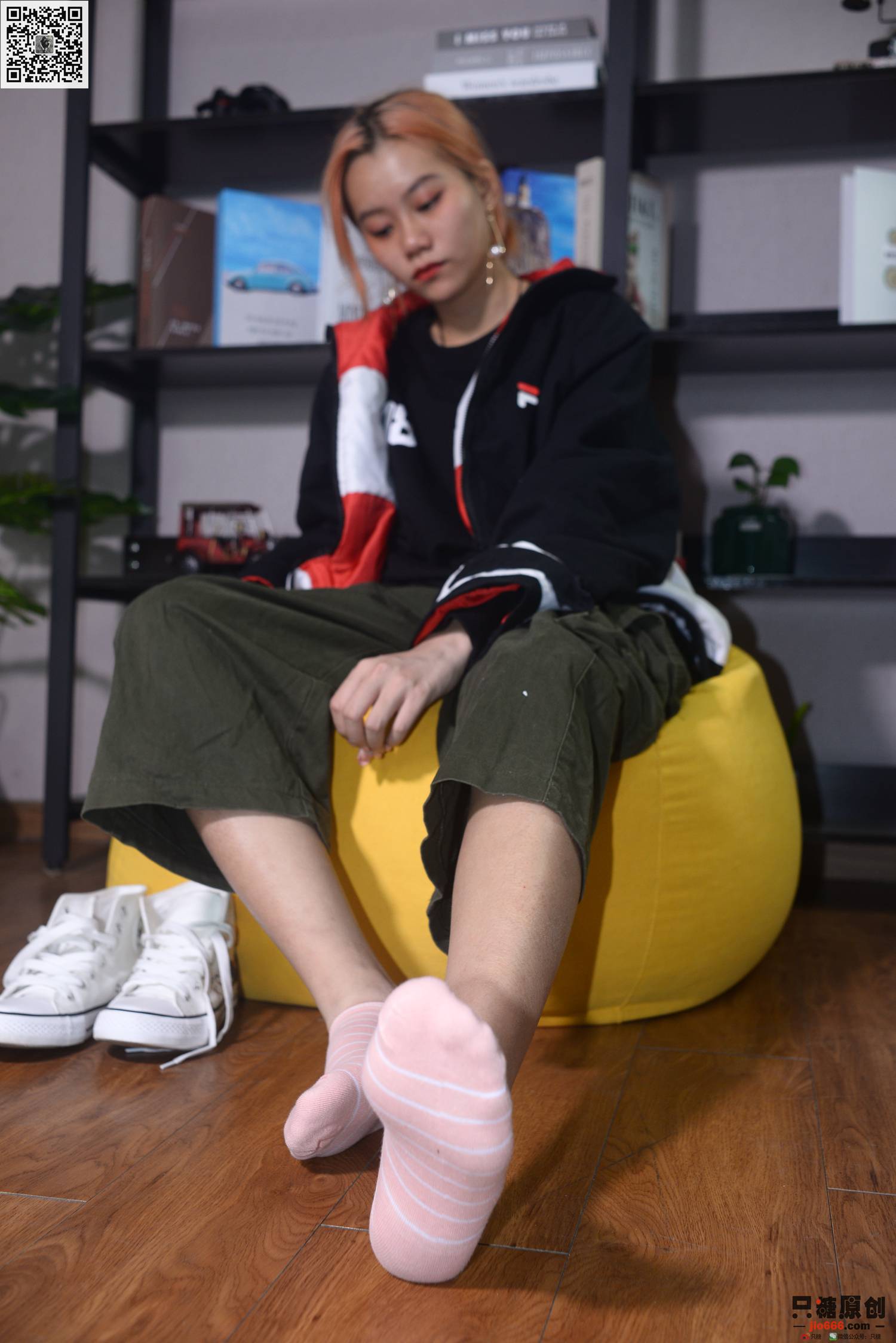 图片[72]-[只糖棉袜]NO.210 彤彤 诗也简单，心也简单[219P] – 速更版-美库