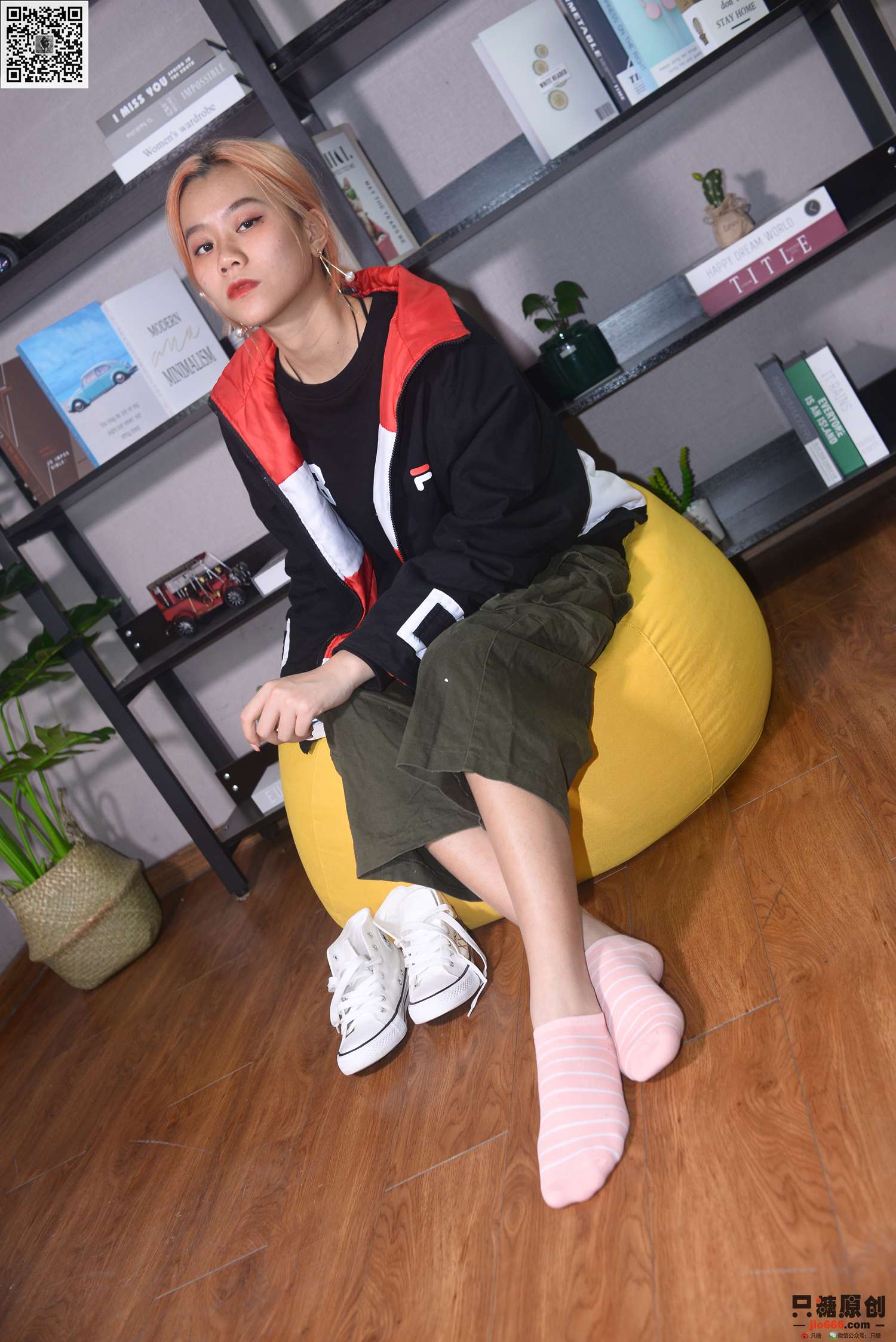 图片[92]-[只糖棉袜]NO.210 彤彤 诗也简单，心也简单[219P] – 速更版-美库