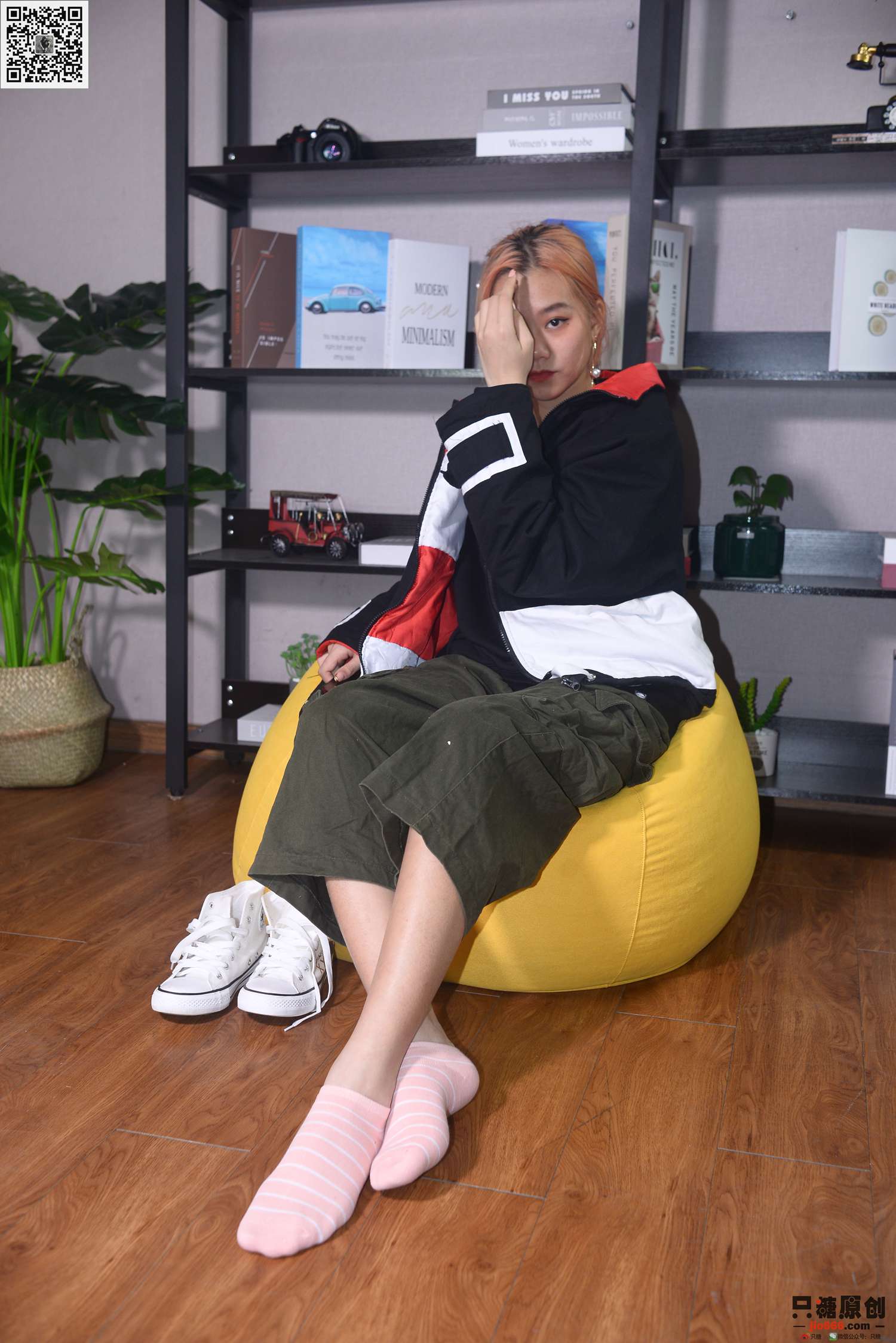 图片[93]-[只糖棉袜]NO.210 彤彤 诗也简单，心也简单[219P] – 速更版-美库