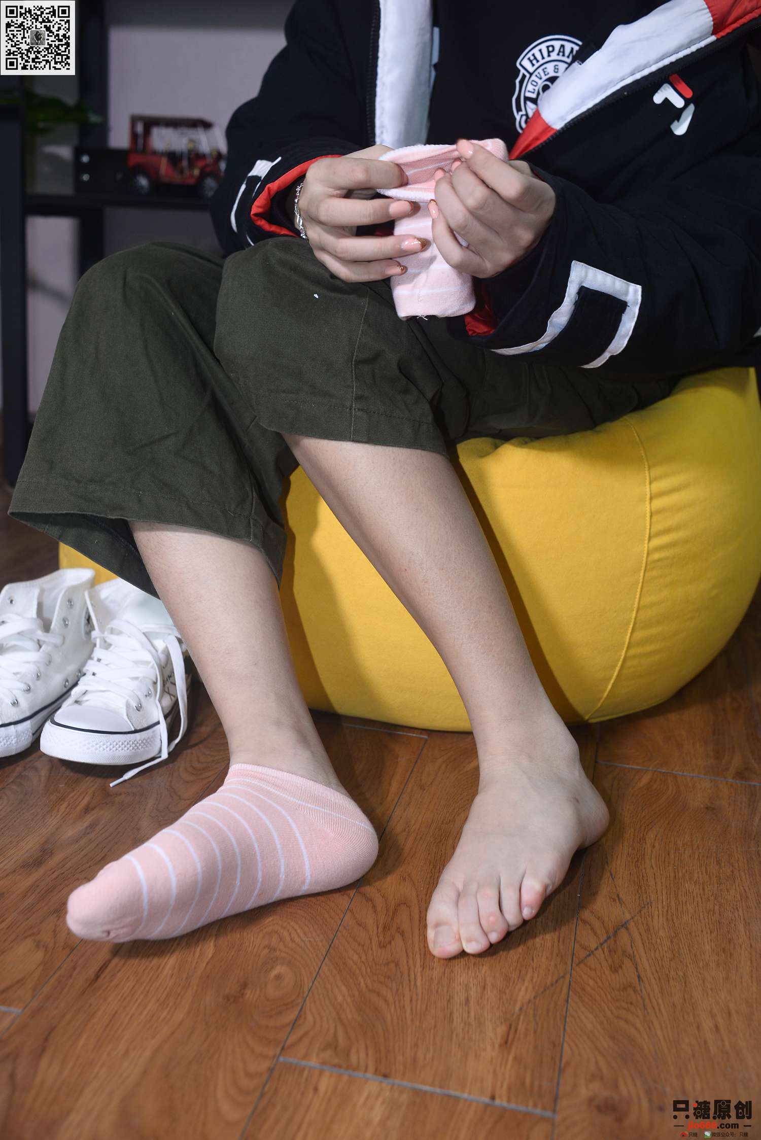 图片[98]-[只糖棉袜]NO.210 彤彤 诗也简单，心也简单[219P] – 速更版-美库