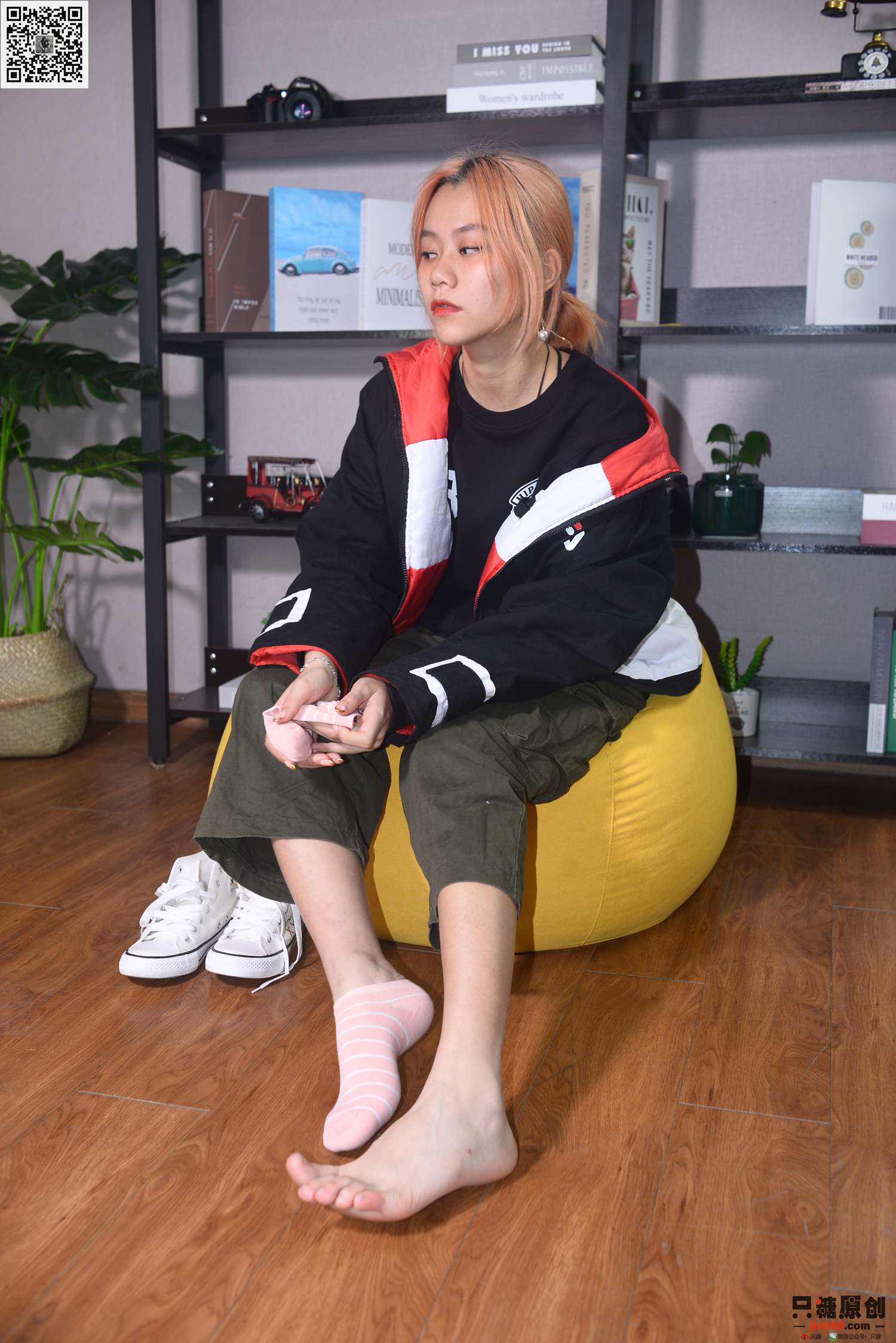 图片[100]-[只糖棉袜]NO.210 彤彤 诗也简单，心也简单[219P] – 速更版-美库