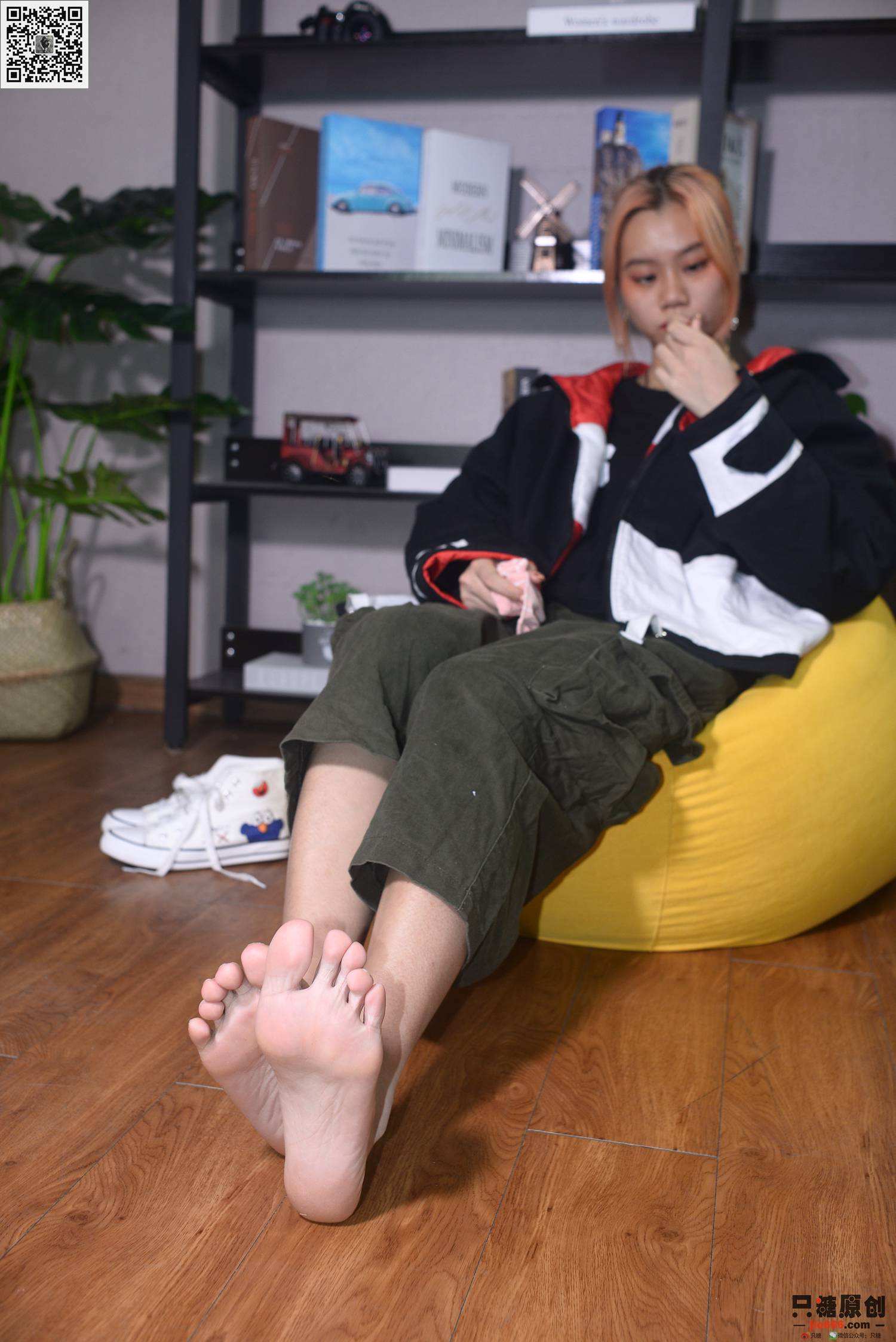 图片[134]-[只糖棉袜]NO.210 彤彤 诗也简单，心也简单[219P] – 速更版-美库